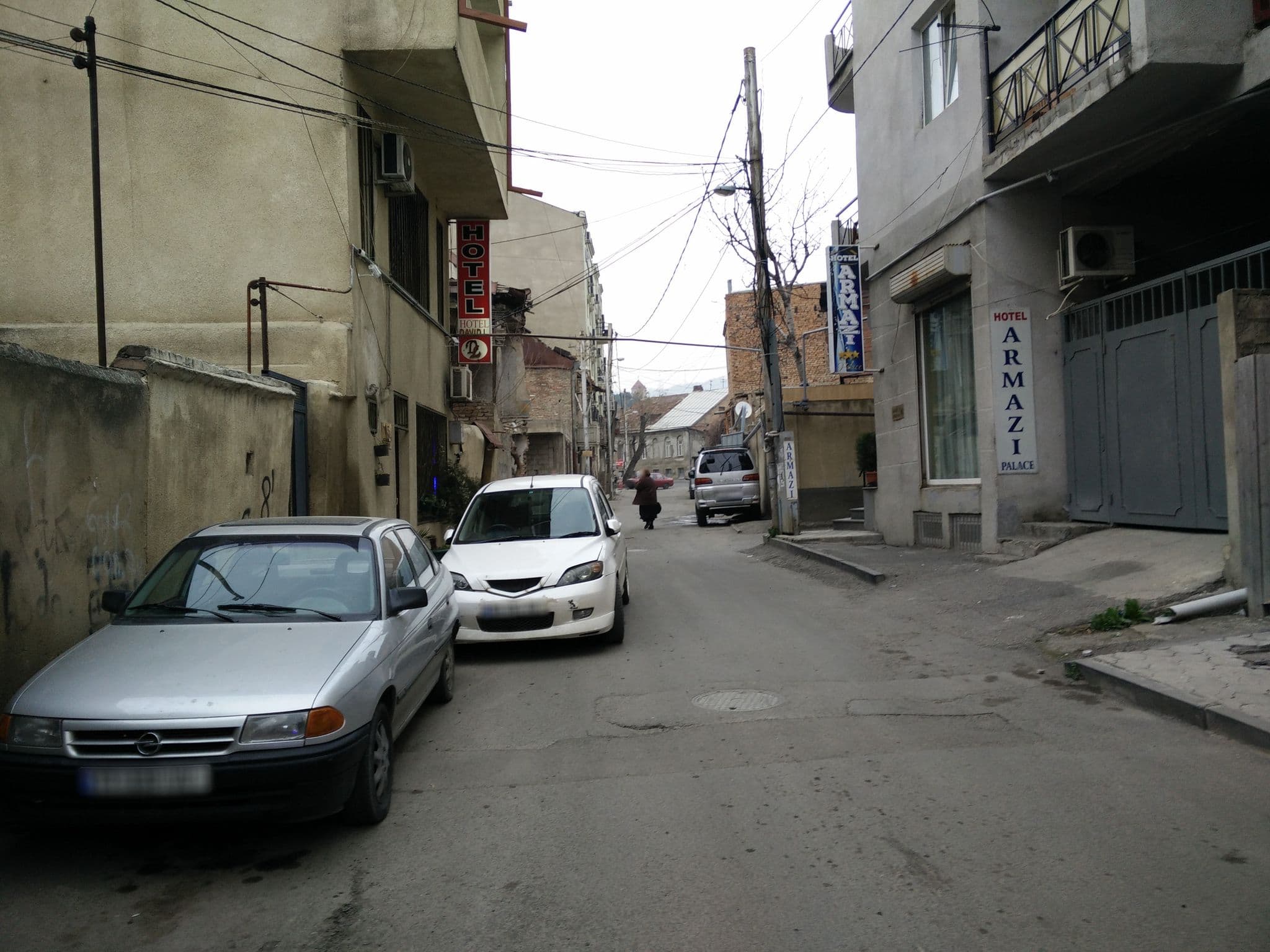 Street view near David, Tbilisi — © tothmiklos (CC BY-SA · Mapillary)