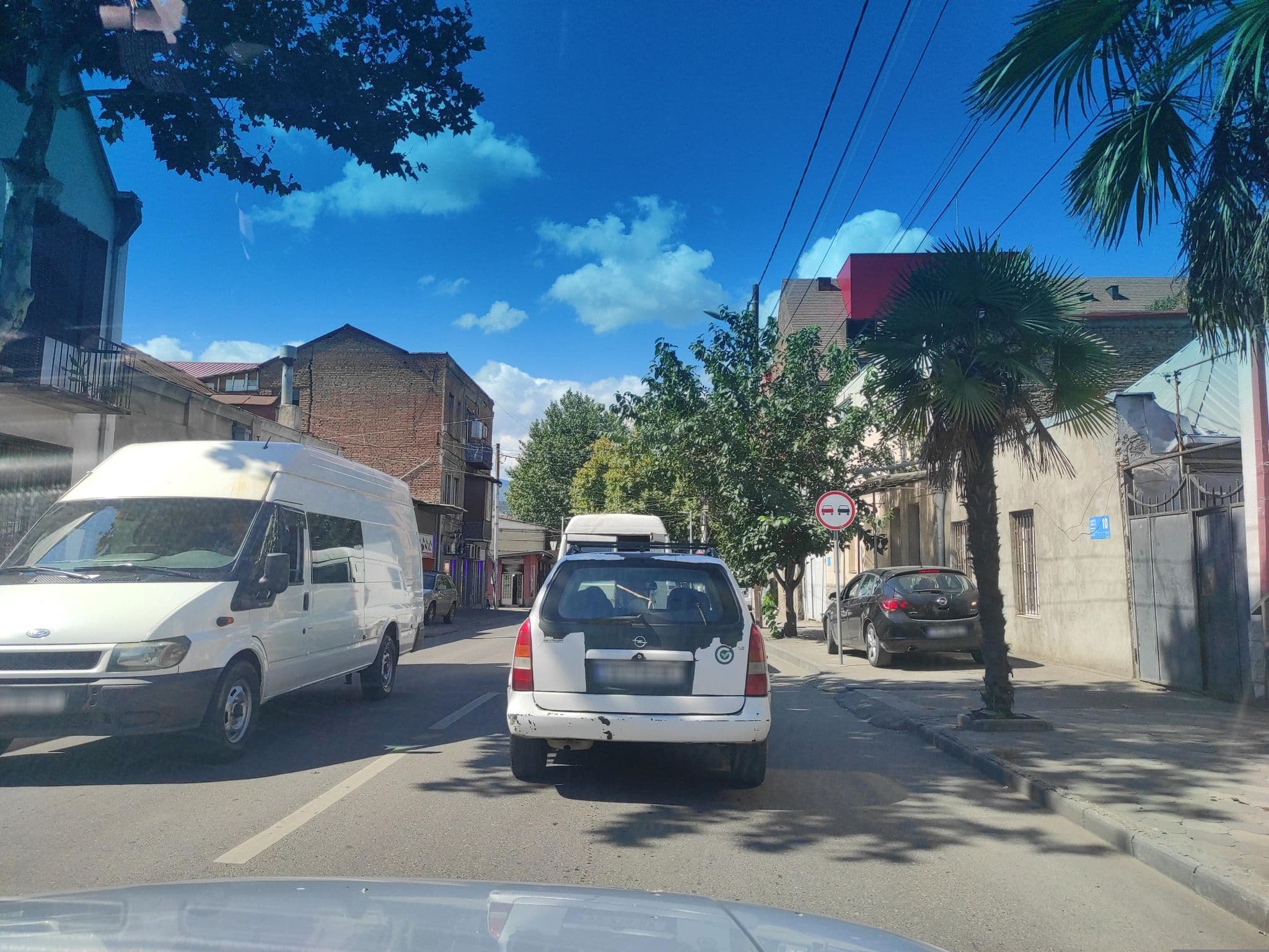 Street view near hotel best, Tbilisi — © David_Osipov (CC BY-SA · Mapillary)
