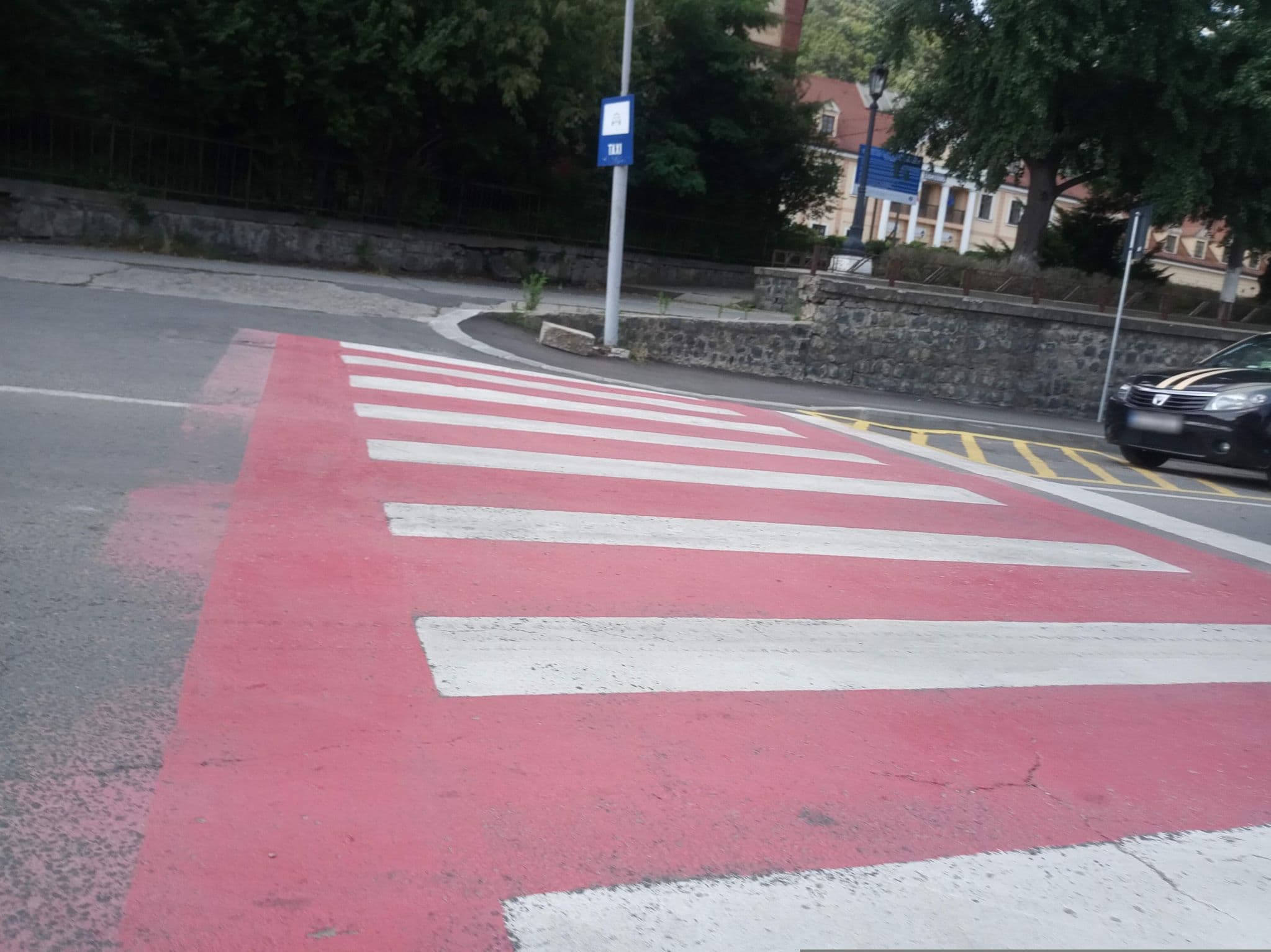 Street view near Pensiunea Chic, Sighișoara — © grozsa11 (CC BY-SA · Mapillary)