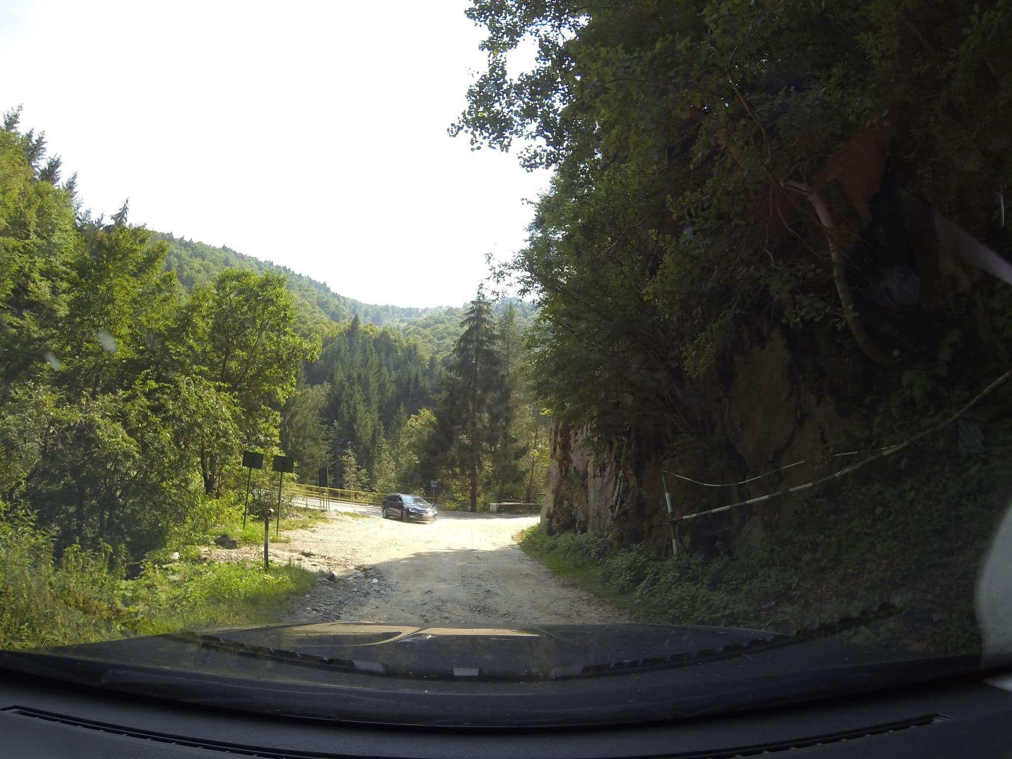 Street view near Gura Oticu, Arefu — © deeeznuuuts (CC BY-SA · Mapillary)