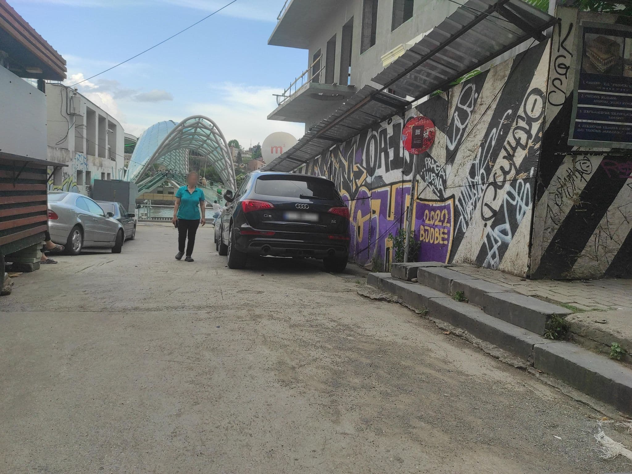 Street view near Barsuna | ბარსუნა, Tbilisi — © David_Osipov (CC BY-SA · Mapillary)