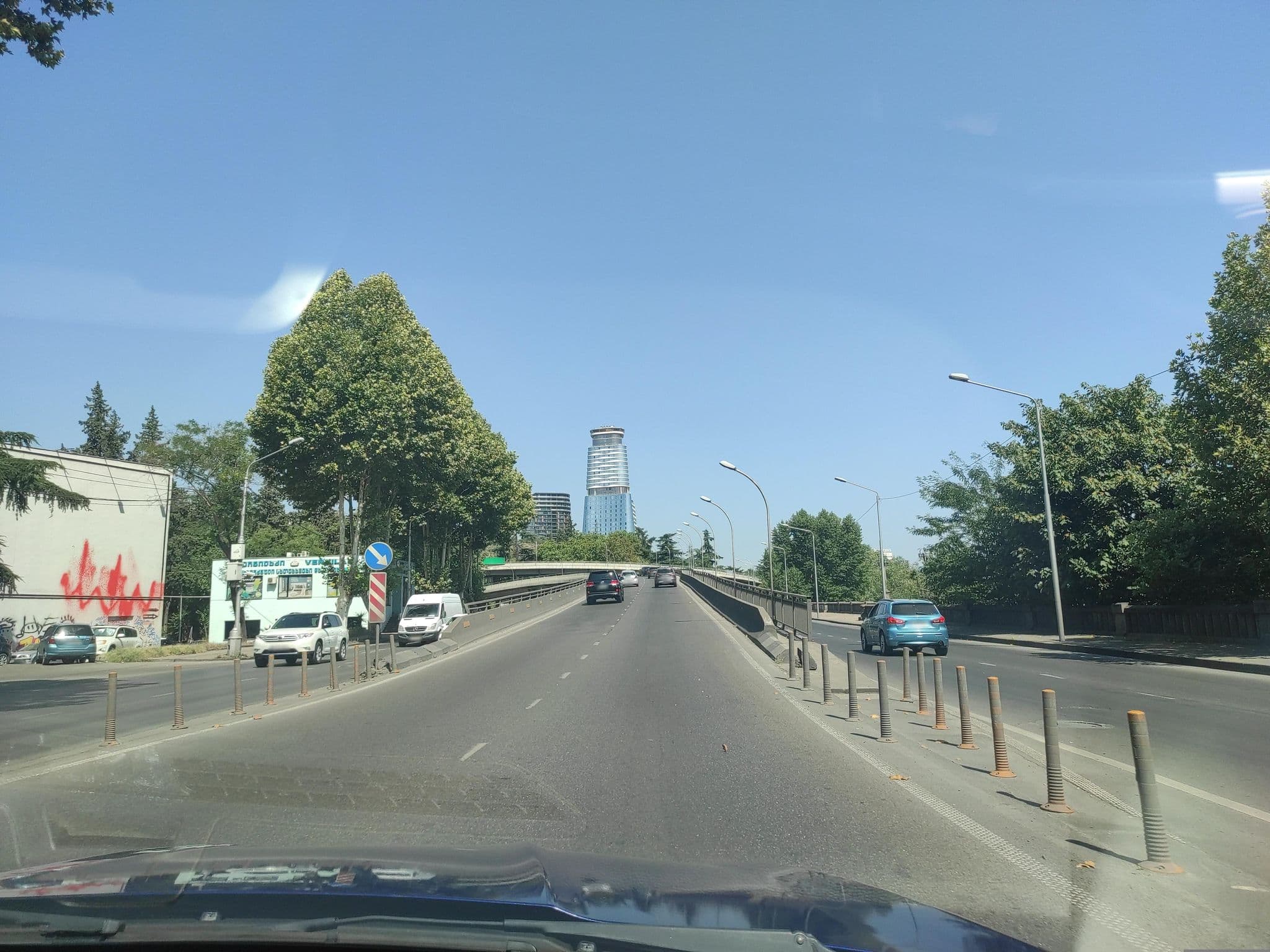 Street view near Riverside Hotel, Okroq’ana — © David_Osipov (CC BY-SA · Mapillary)