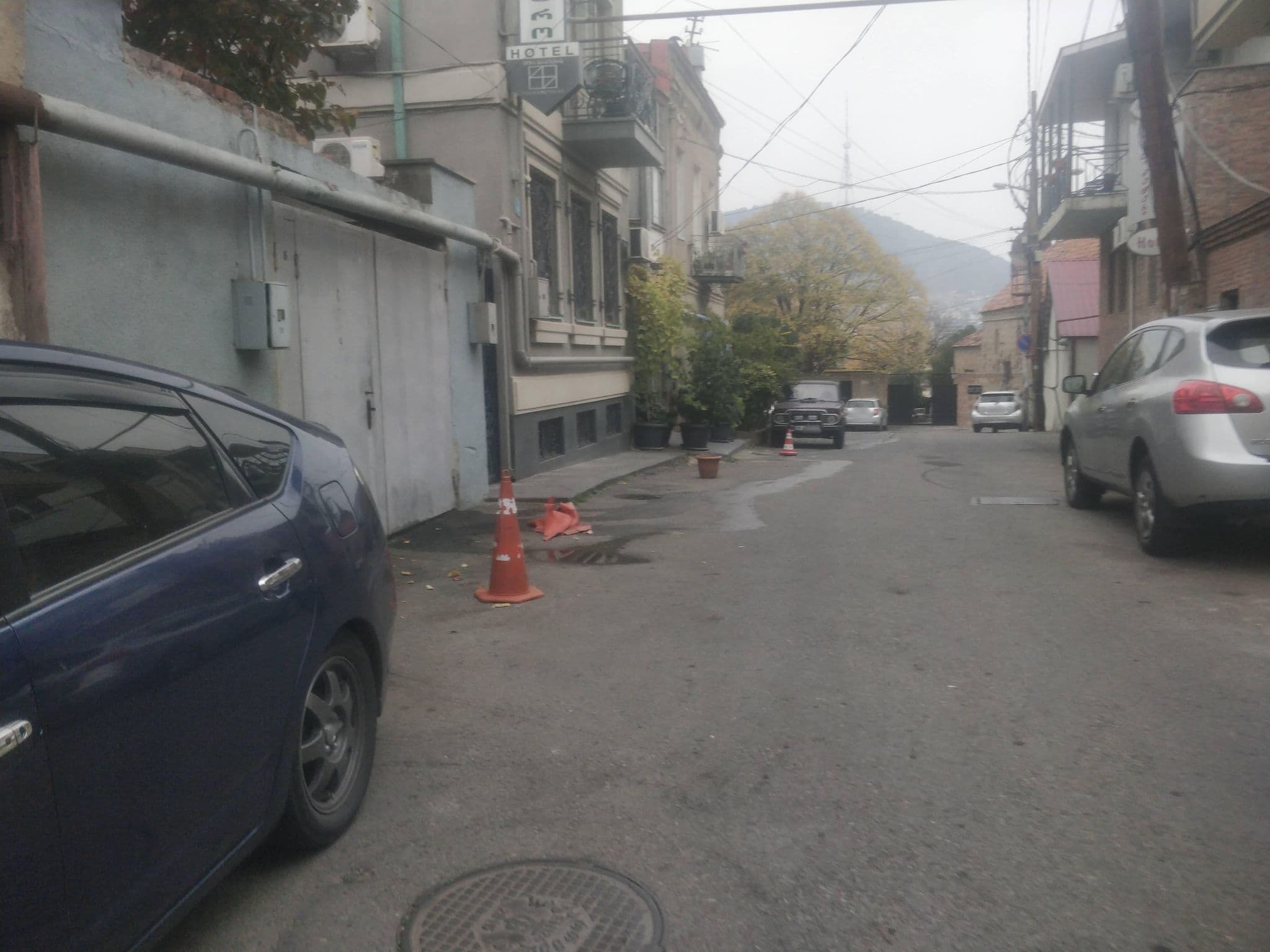 Street view near New Metekhi, Tbilisi — © dav23r (CC BY-SA · Mapillary)