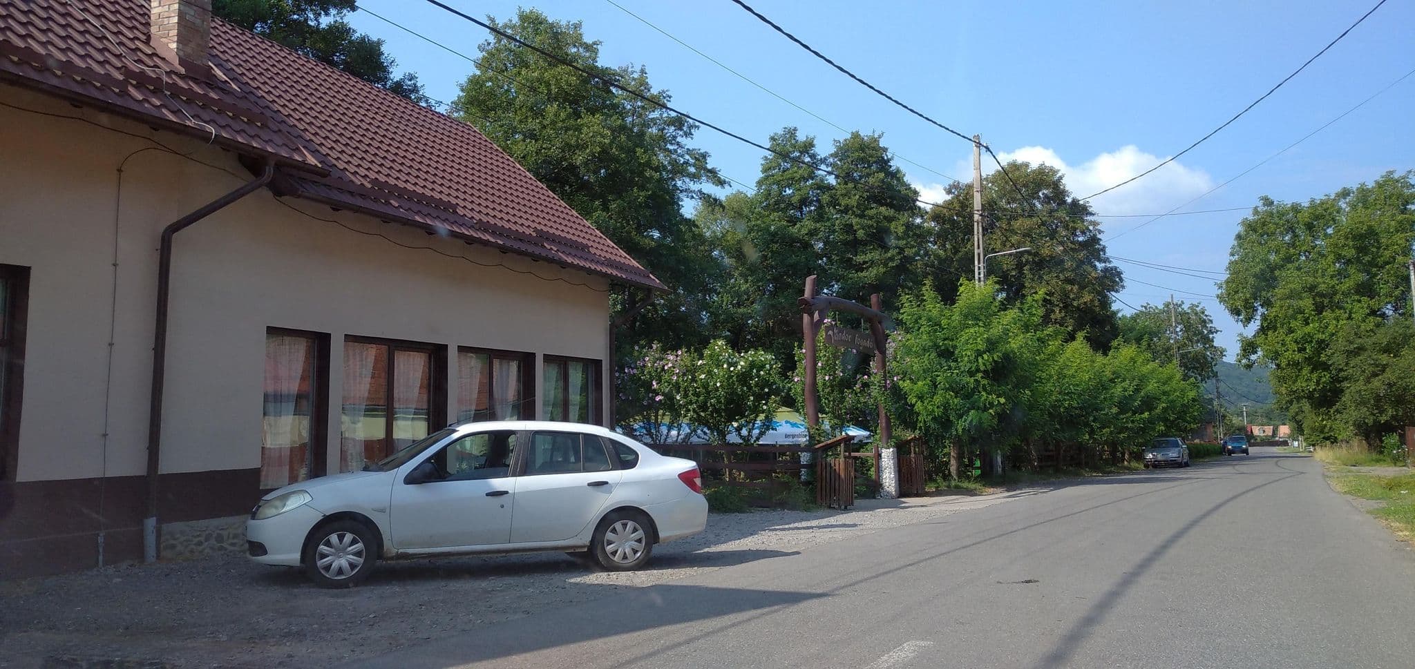 Street view near Hanul Vándor, Eremitu — © grozsa11 (CC BY-SA · Mapillary)