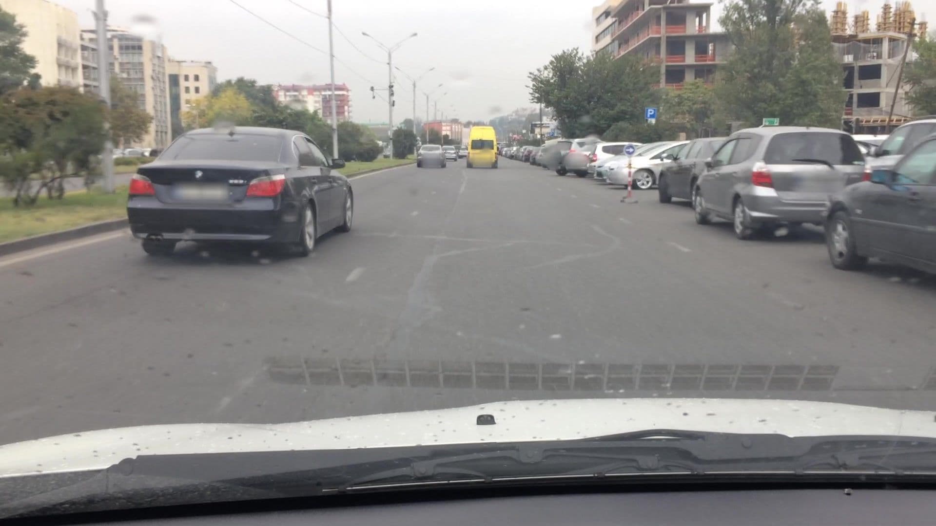 Street view near Cron palace- Tbilisi, Tbilisi — © lvl5 (CC BY-SA · Mapillary)