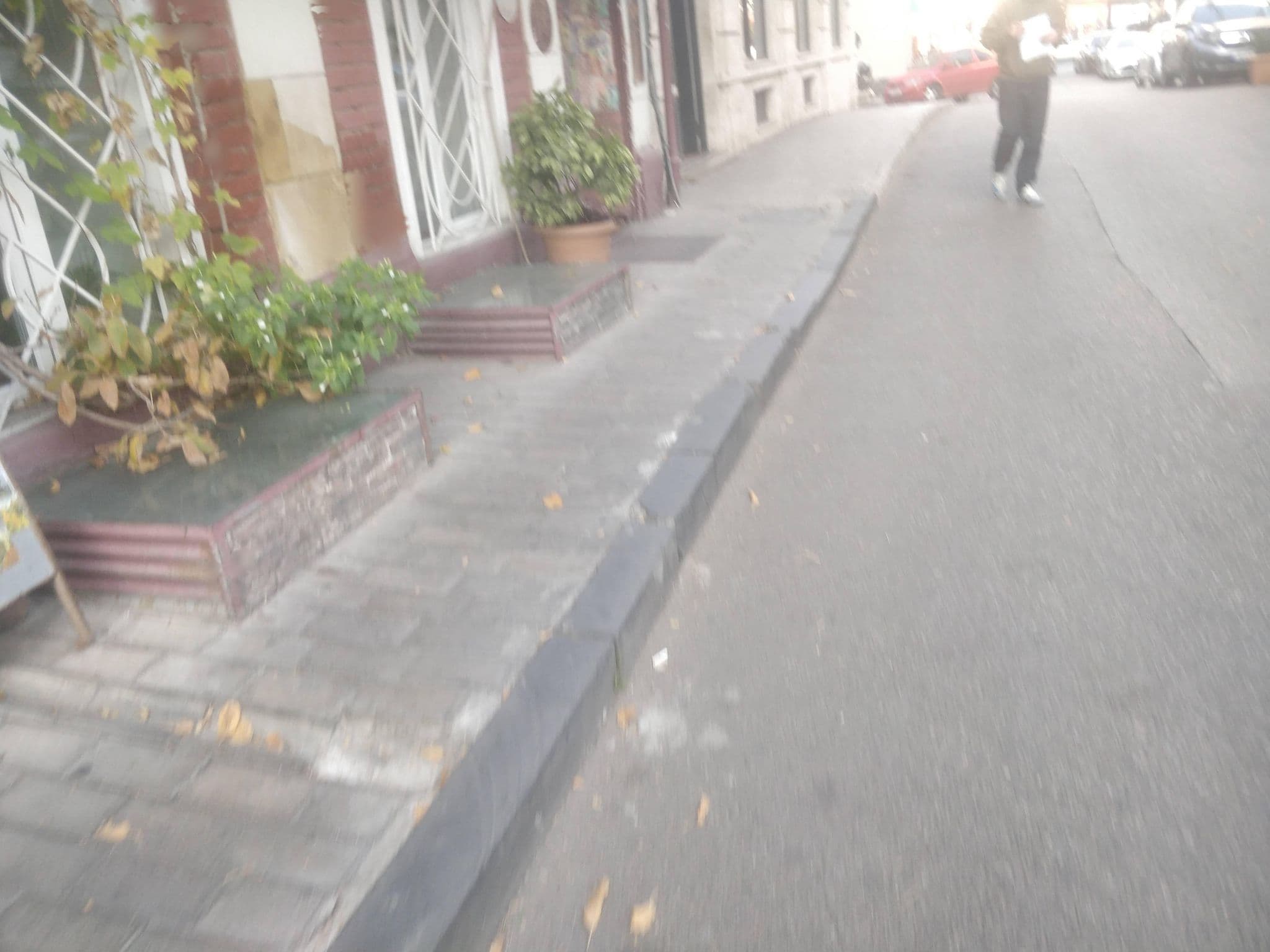 Street view near Grako Metekhi Hotel, Tbilisi — © dav23r (CC BY-SA · Mapillary)