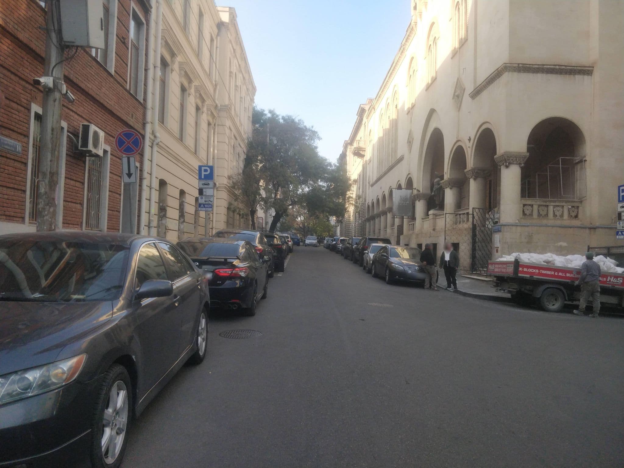 Street view near Paragraph Tbilisi, Okroq’ana — © dav23r (CC BY-SA · Mapillary)