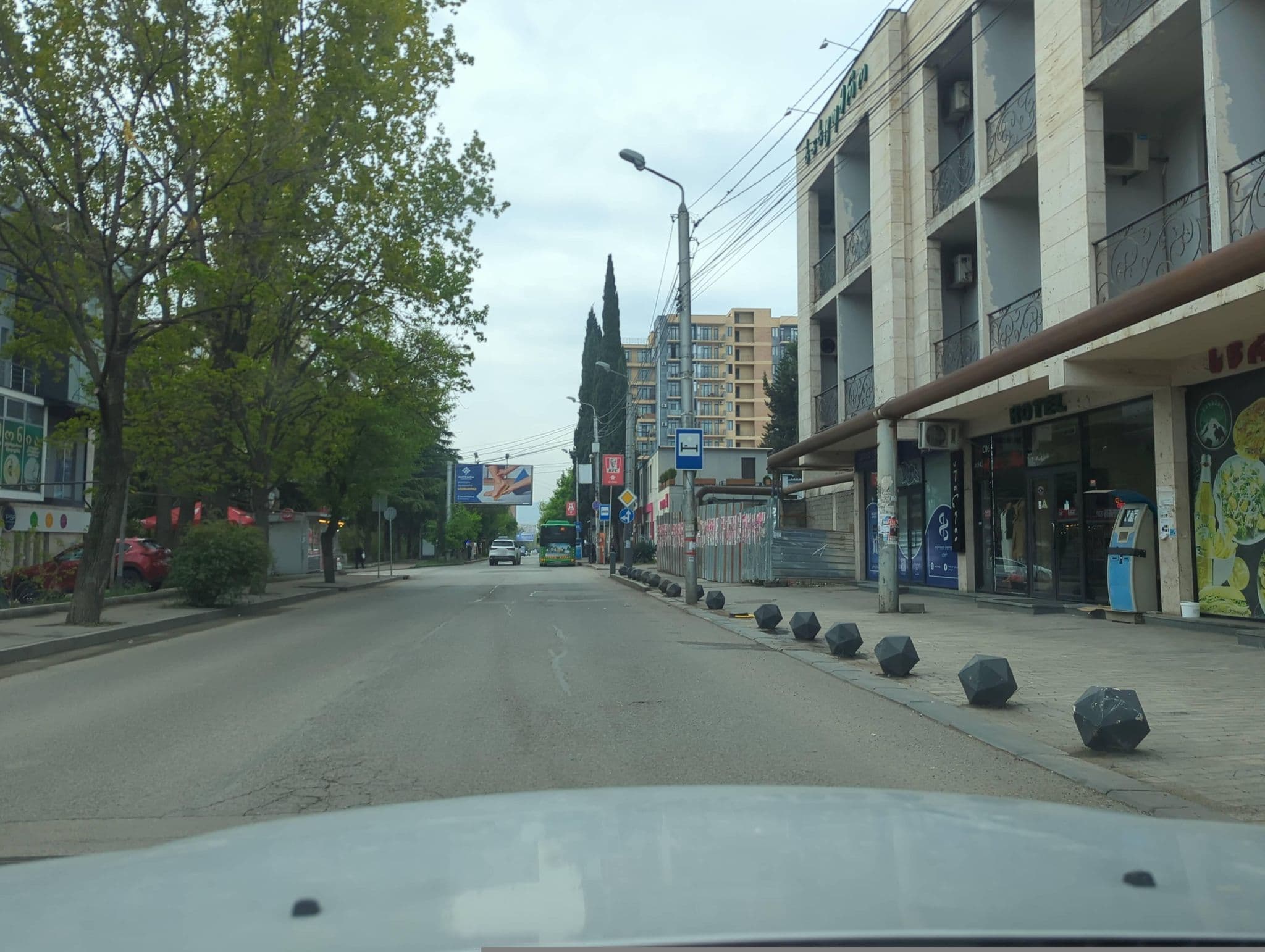 Street view near Nirvana Hotel, Dighomi — © skemmdar (CC BY-SA · Mapillary)