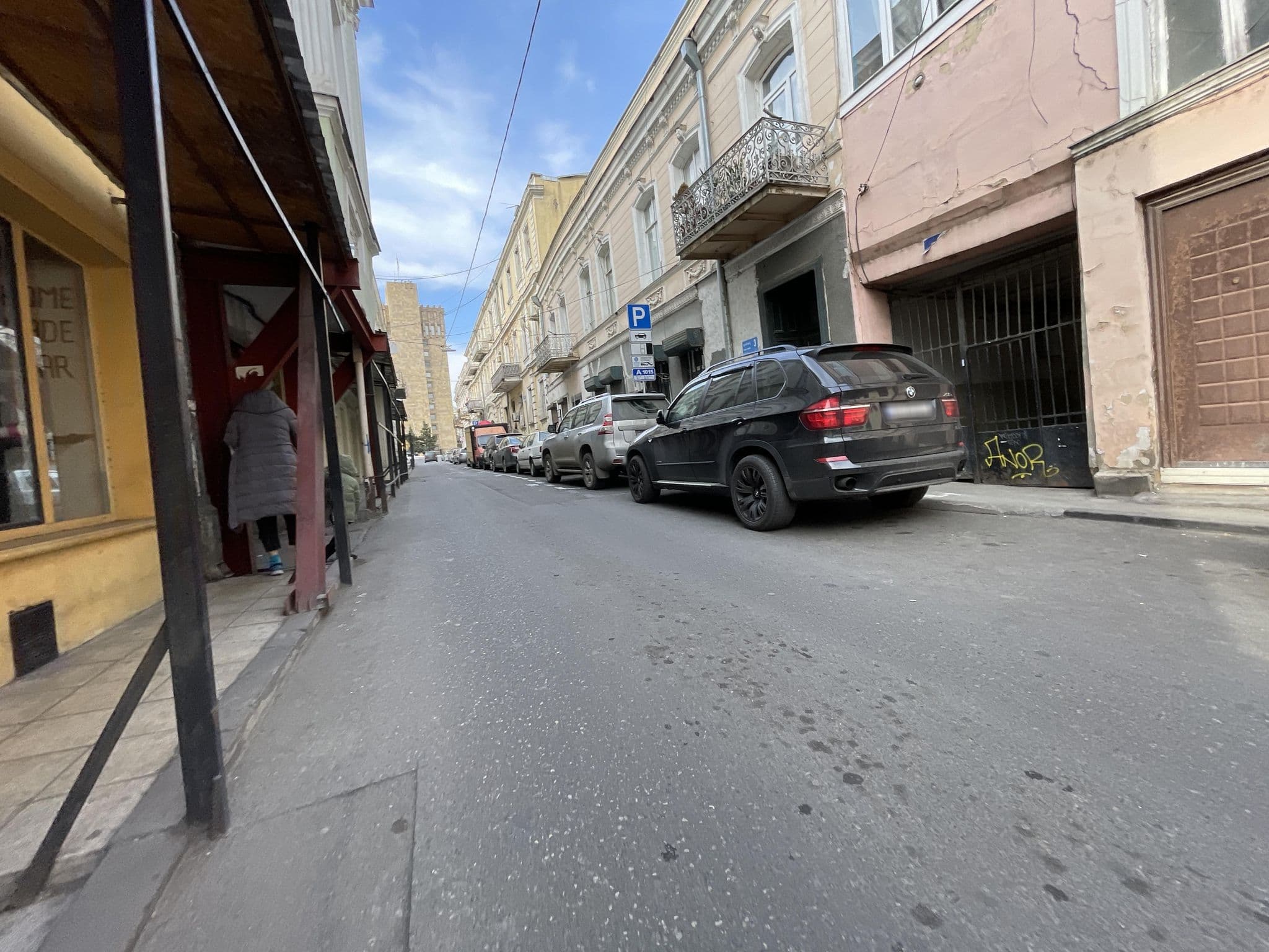 Street view near Dayroom Apartment, Okroq’ana — © egorka (CC BY-SA · Mapillary)
