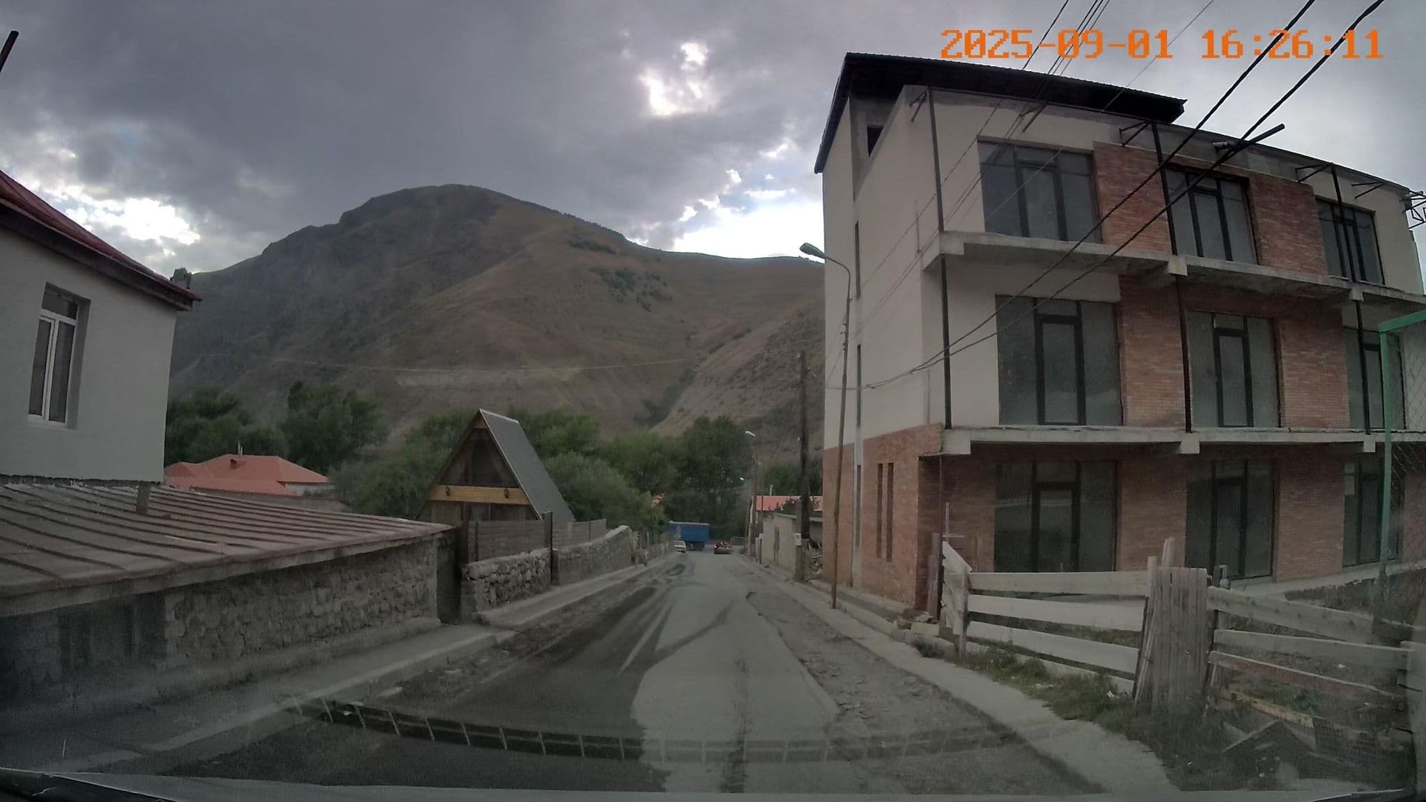 Street view near Nunu Guesthouse, Stepantsminda — © bdgwl (CC BY-SA · Mapillary)
