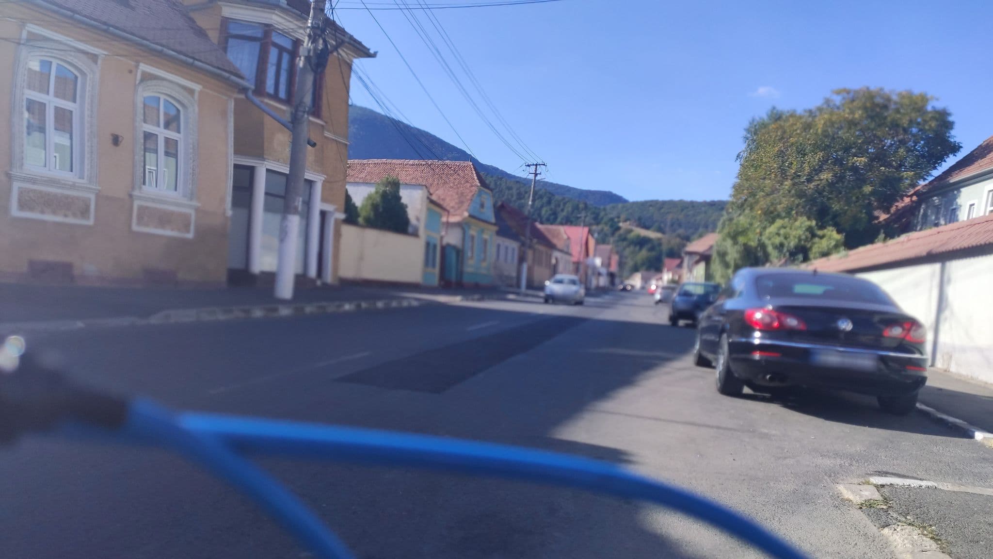 Street view near Pensiunea Puiu Popa, Codlea — © dragosstefan (CC BY-SA · Mapillary)