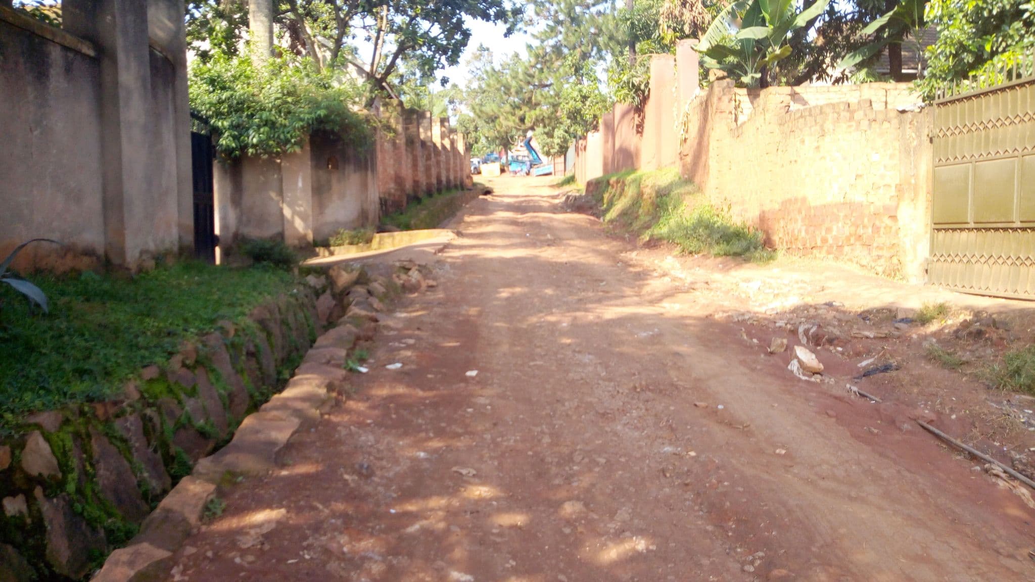 Street view near Nyumbani Hotel, Kampala — © henrysseru (CC BY-SA · Mapillary)