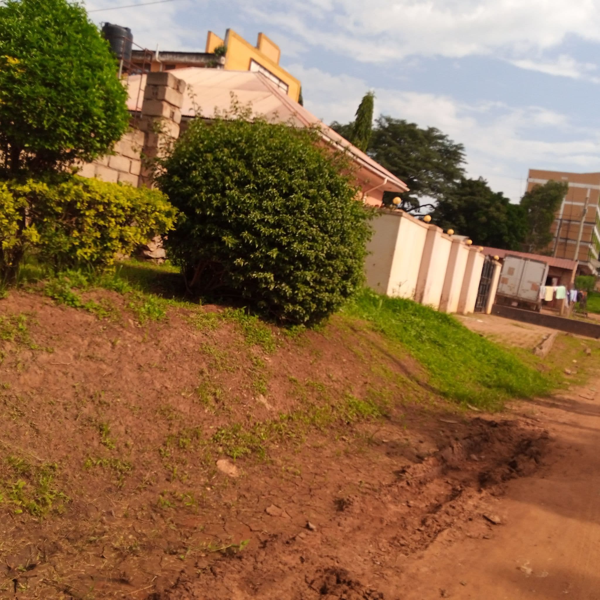 Street view near Royal Princess Guesthouse, Mbale — © evlyntumwah (CC BY-SA · Mapillary)
