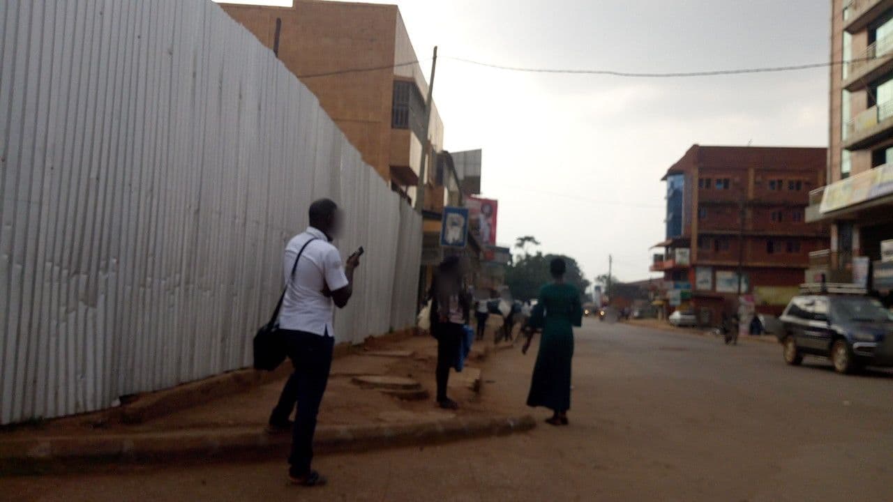 Street view near Lucky Don Hotel, Kampala — © lynettenakaye (CC BY-SA · Mapillary)