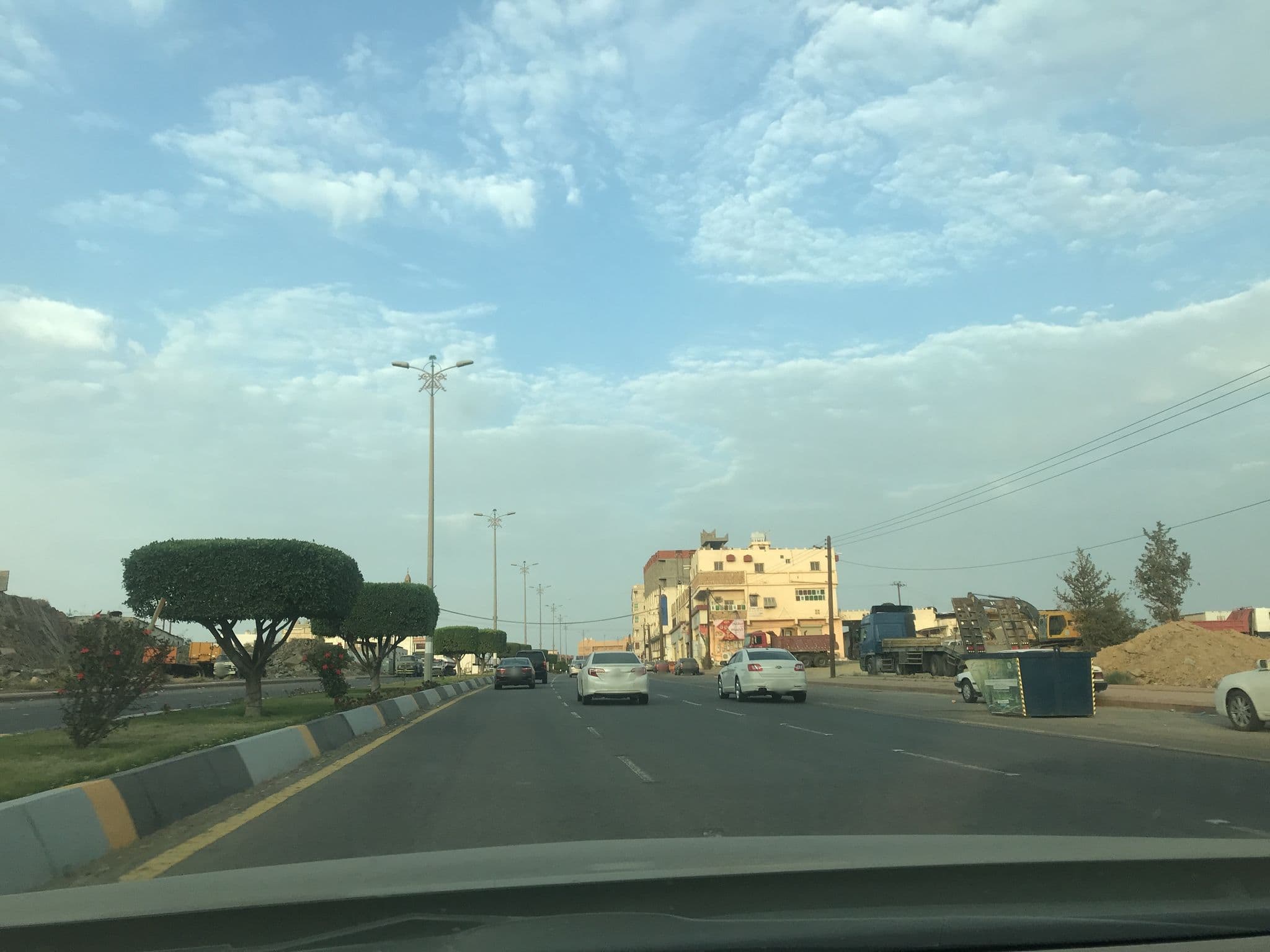 Street view near ليالي المصيف للوحدات السكنية, Al Bahah — © zuhair (CC BY-SA · Mapillary)