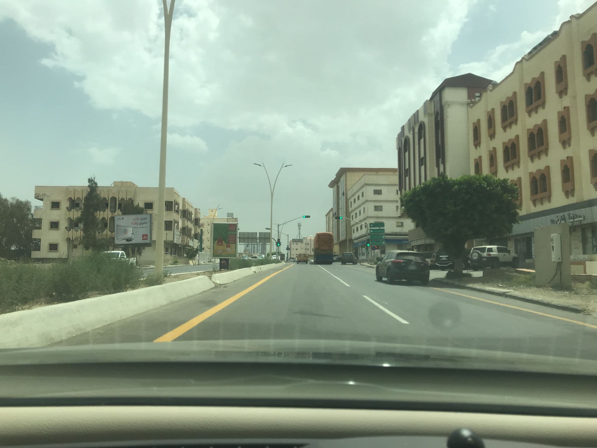 Street view near Al-Baha Palace Hotel فندق قصر الباحة, Al Bahah — © zuhair (CC BY-SA · Mapillary)