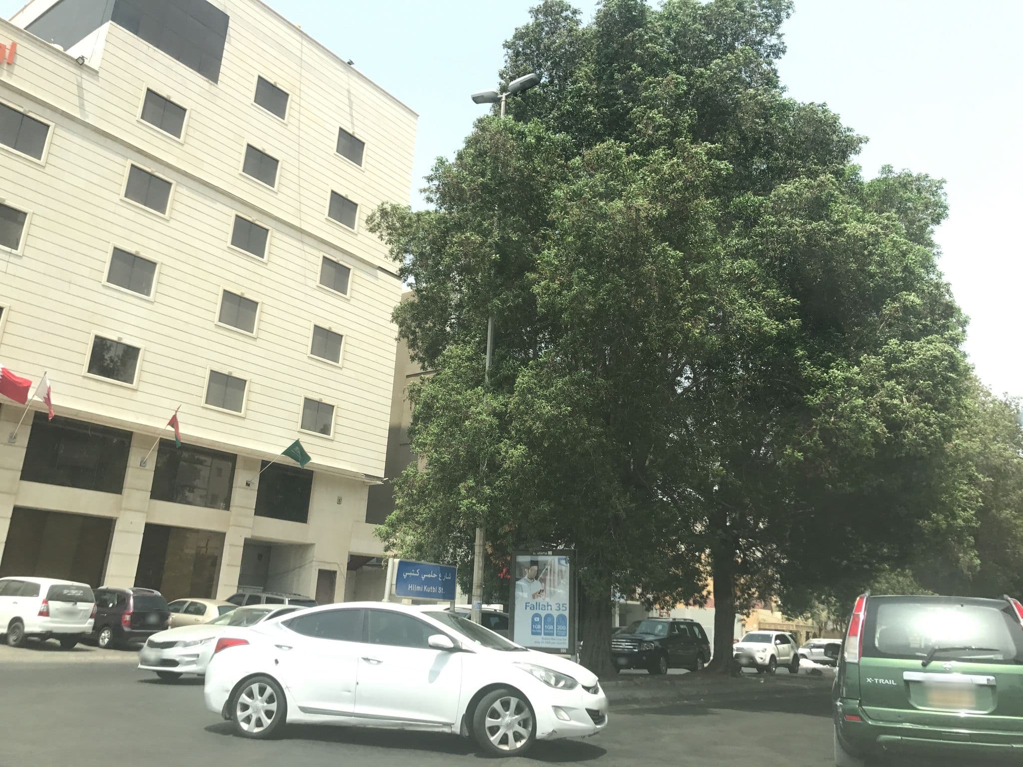 Street view near Uranus 4, Jeddah — © hisham95 (CC BY-SA · Mapillary)