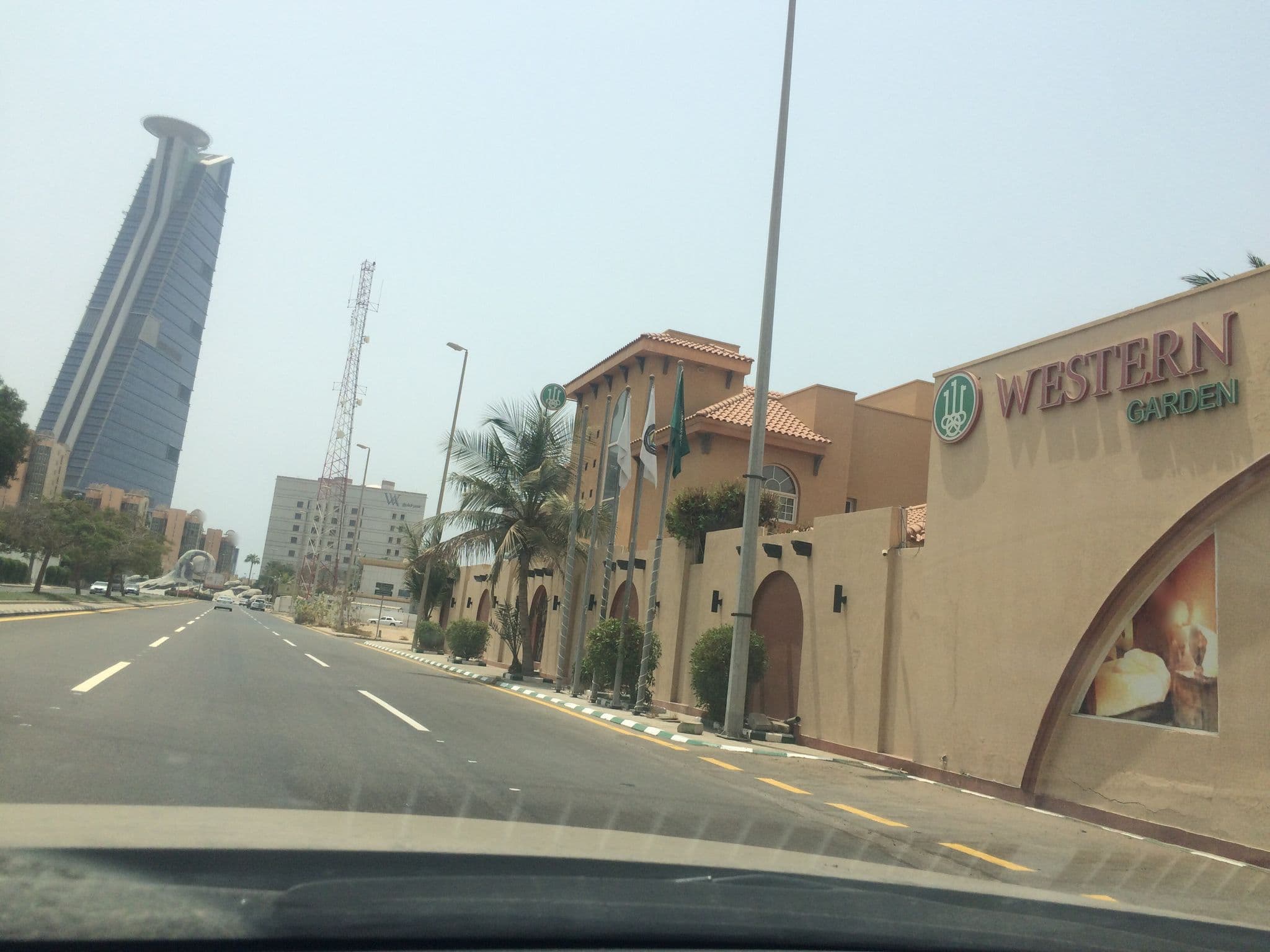Street view near western garden, Jeddah — © m_hebshi (CC BY-SA · Mapillary)