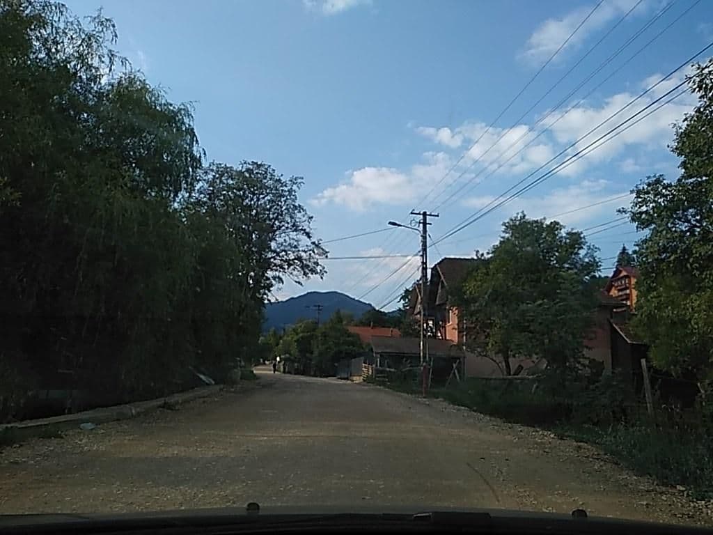Street view near Cabana Oancea, Bran — © tavi (CC BY-SA · Mapillary)