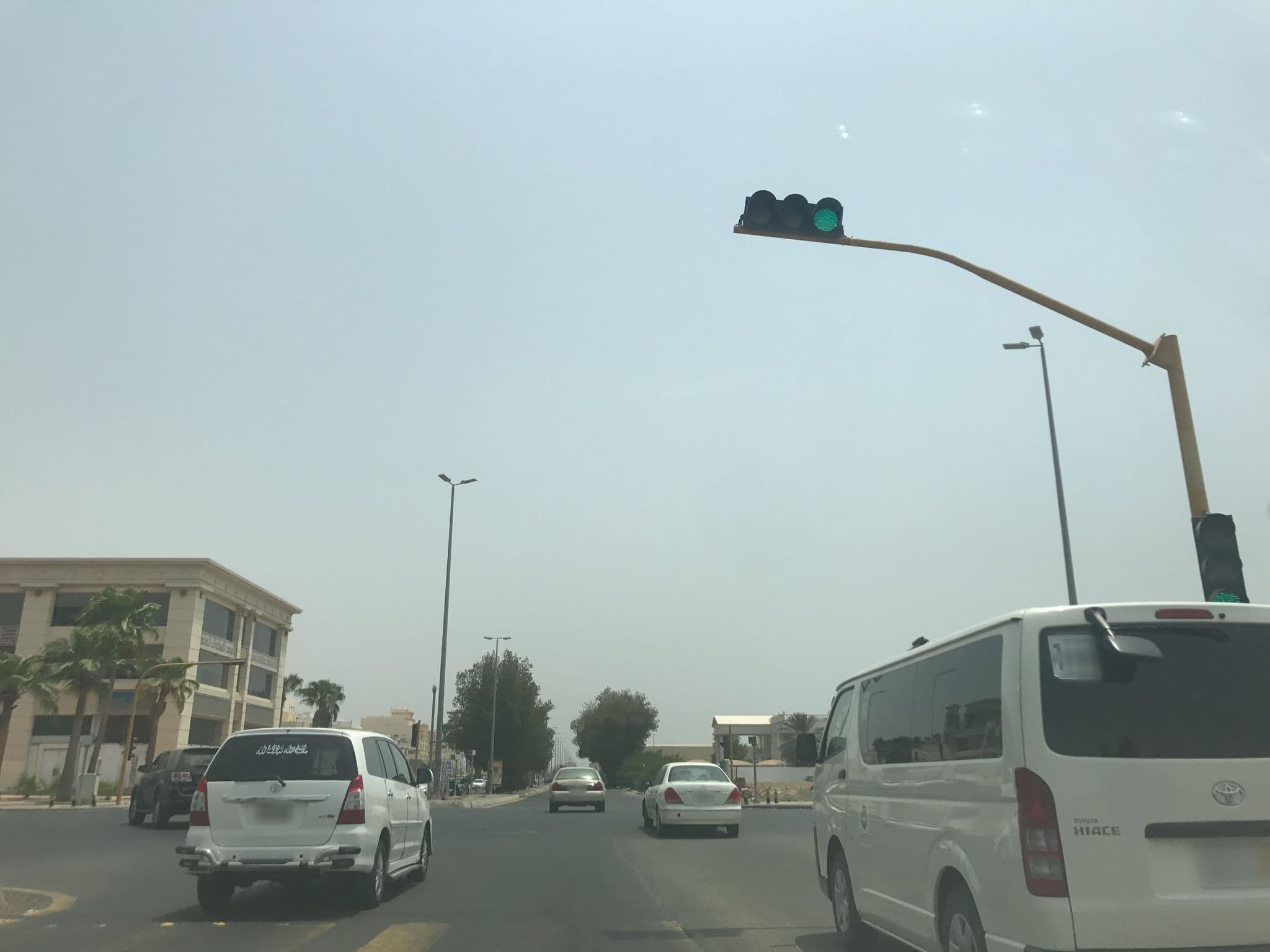 Street view near مركز العرب الأجنحة و الشقق المفروشه, Jeddah — © hisham95 (CC BY-SA · Mapillary)