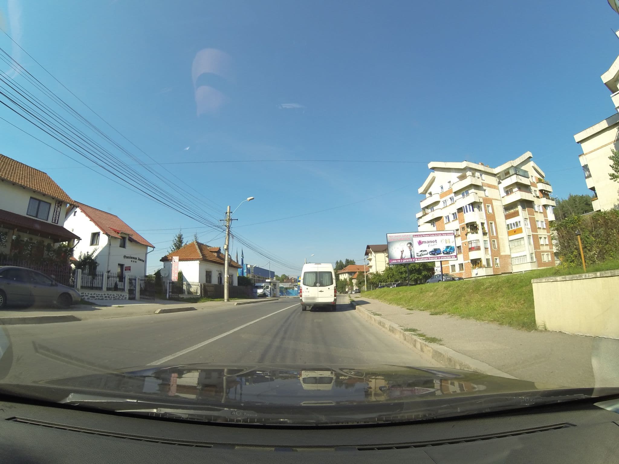 Street view near Pensiunea Ruxi, Curtea de Argeş — © deeeznuuuts (CC BY-SA · Mapillary)