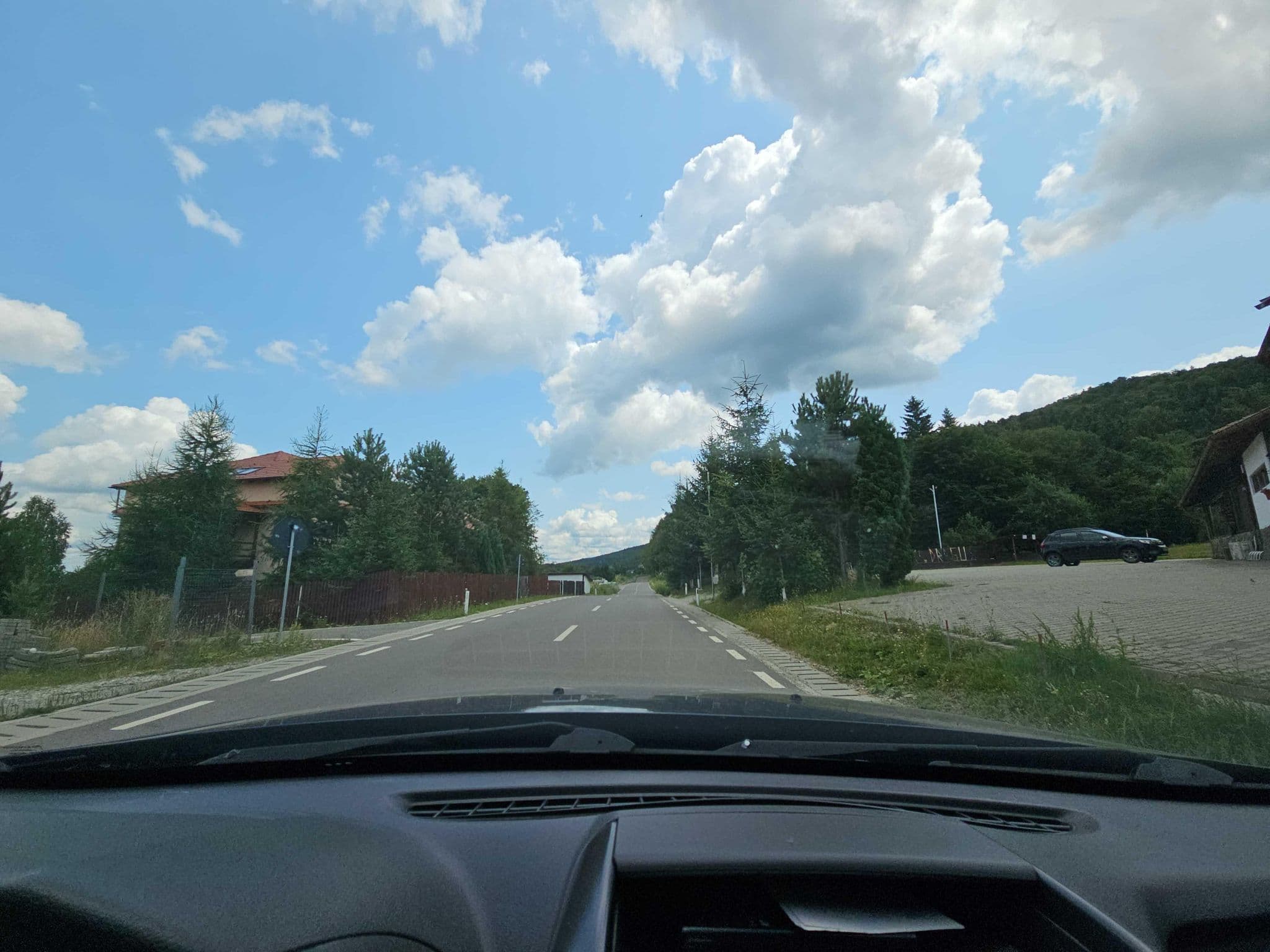 Street view near Pensiune Casa Zmeilor, Victoria — © agamarcelnicolae (CC BY-SA · Mapillary)