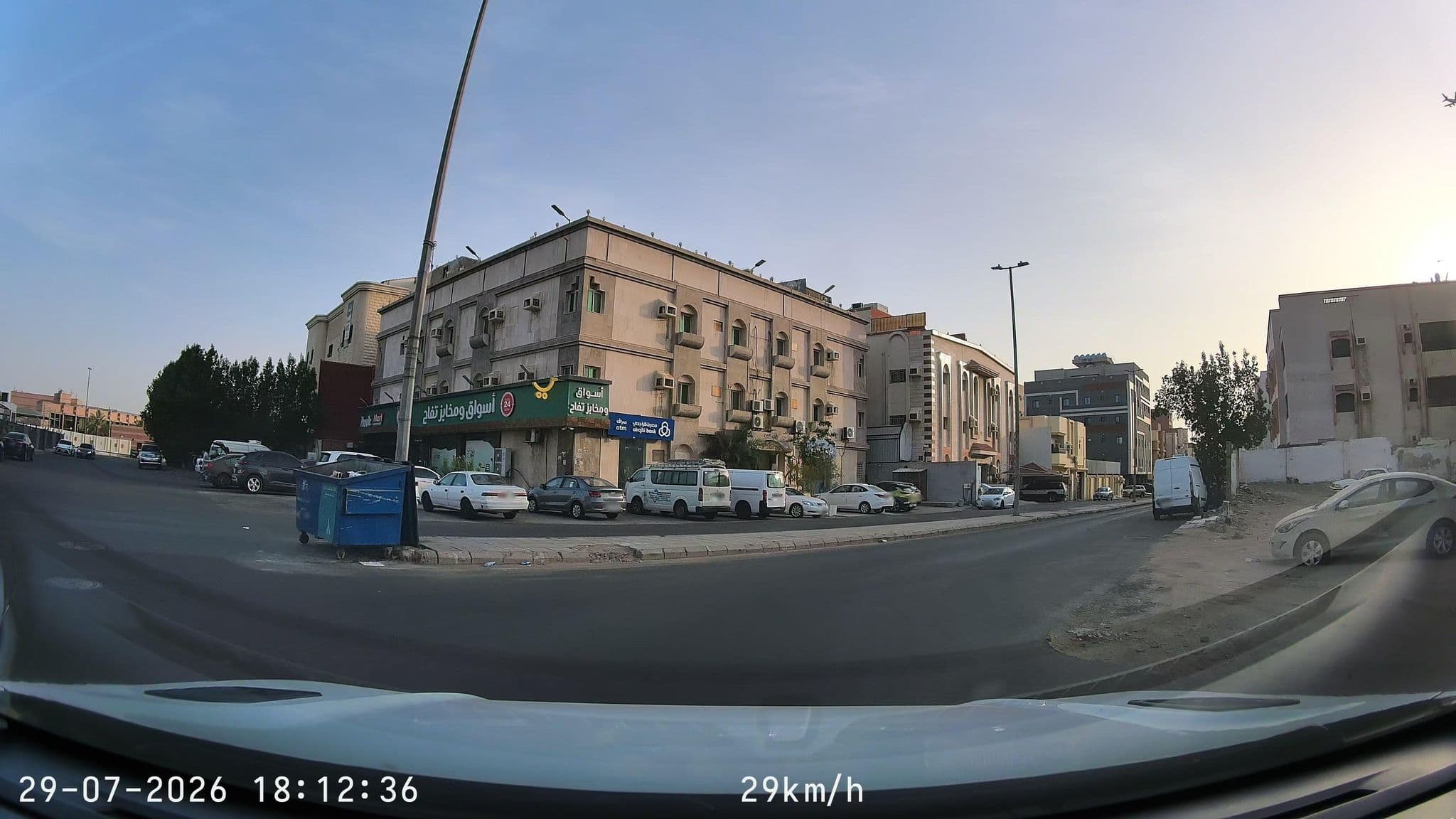 Street view near درة الريم للوحدات السكنية المفروشة, Jeddah — © mechari (CC BY-SA · Mapillary)