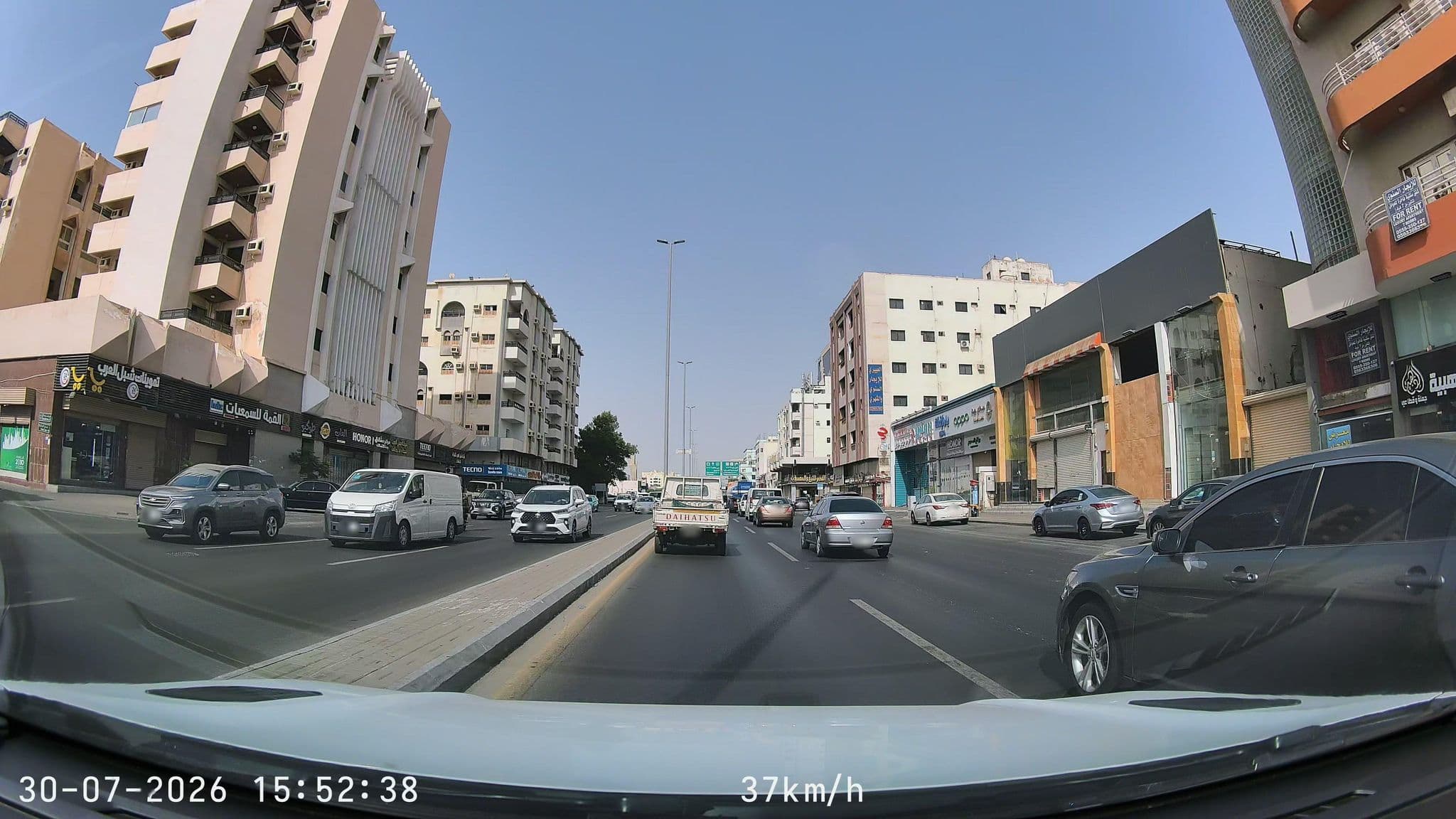 Street view near سنترو شاهين من روتانا, Jeddah — © mechari (CC BY-SA · Mapillary)