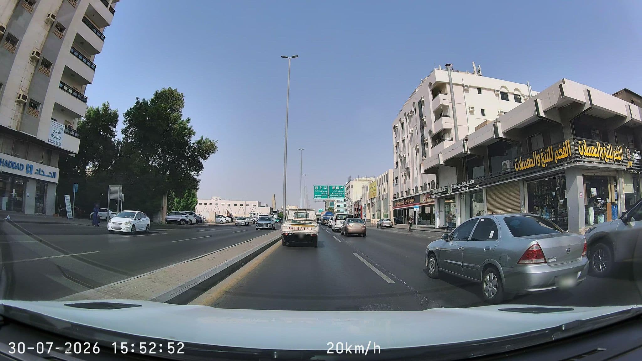 Street view near Sahari Plus Hotel Suites, Jeddah — © mechari (CC BY-SA · Mapillary)