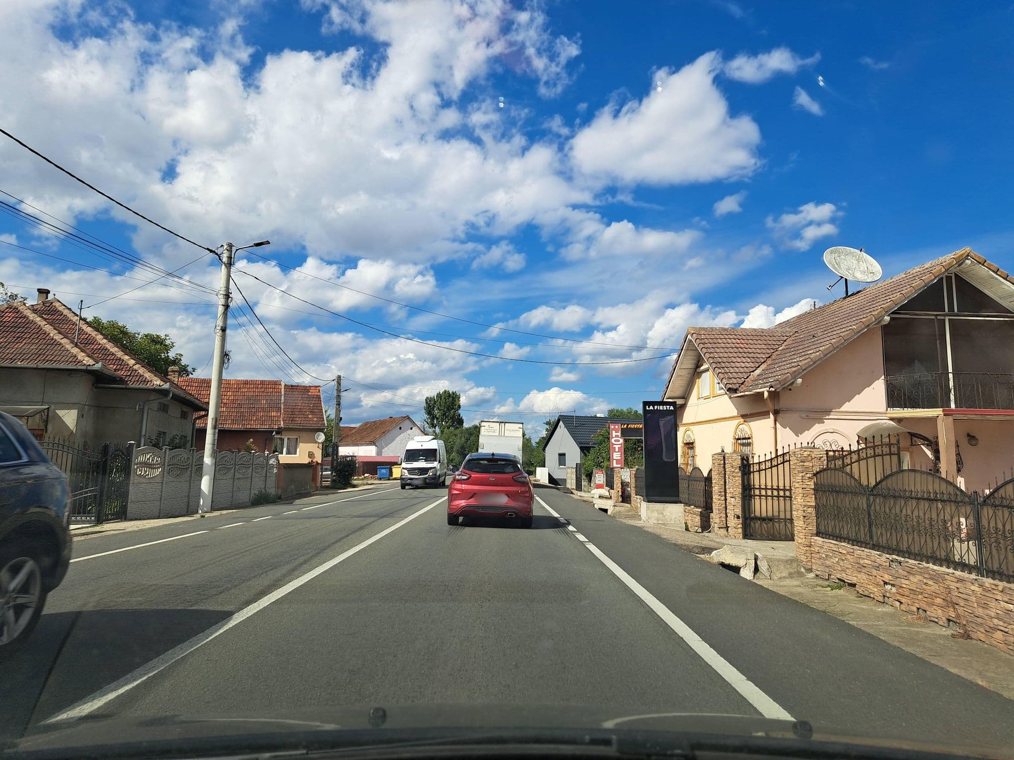 Street view near Hotel Batiz, Băcia — © tavi (CC BY-SA · Mapillary)