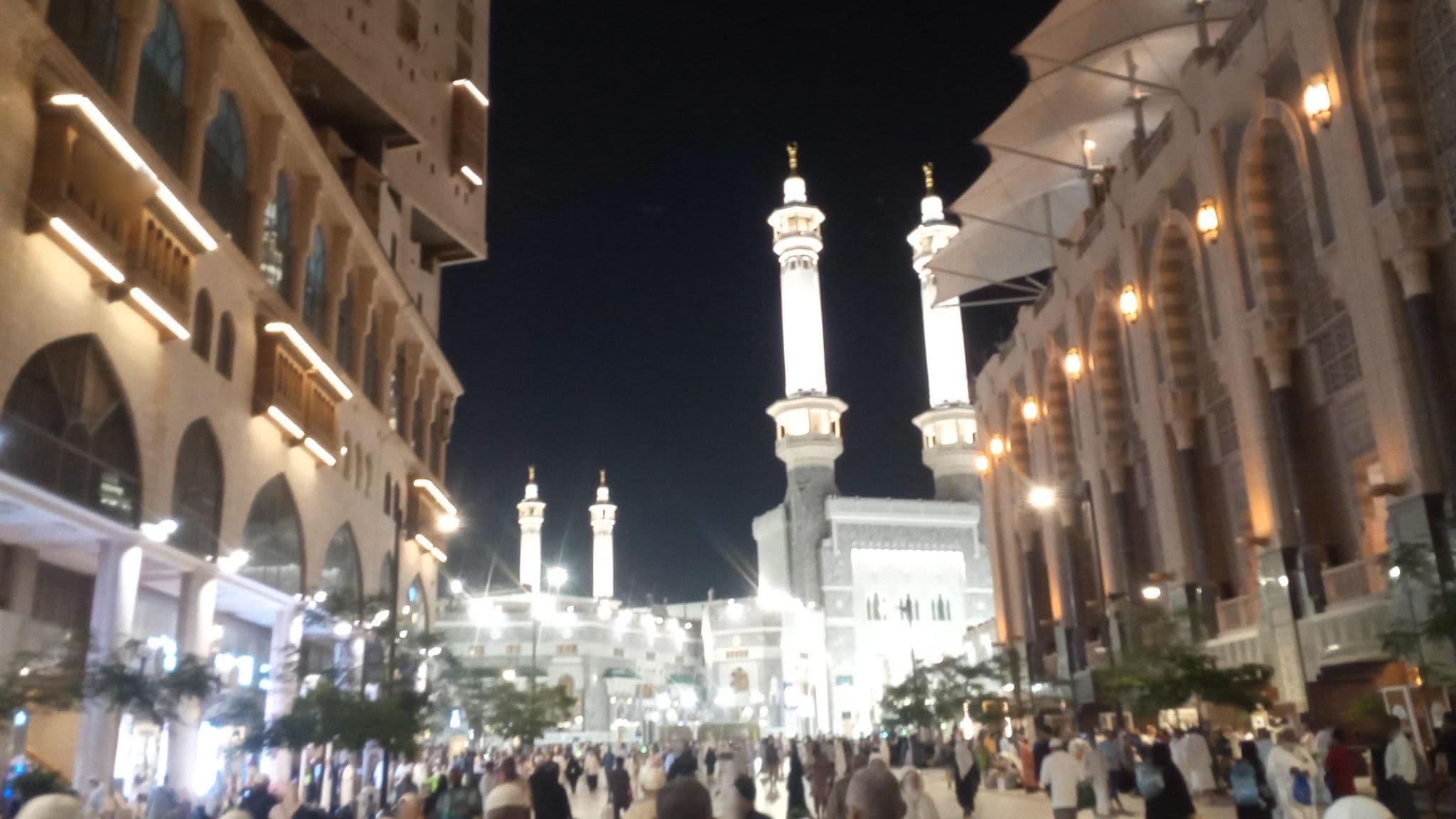 Street view near فندق سويس المقام, Makkah — © danils (CC BY-SA · Mapillary)