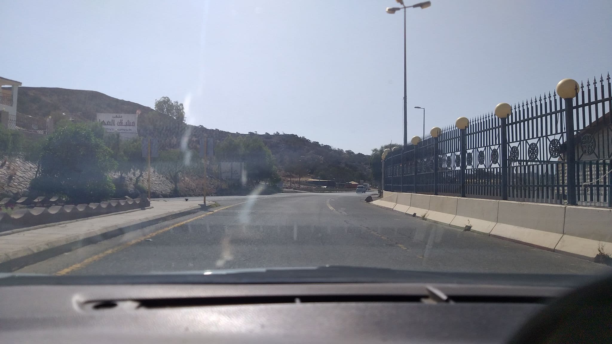 Street view near Shifa Mountain Resort, Ash Shafā — © loogfnv (CC BY-SA · Mapillary)