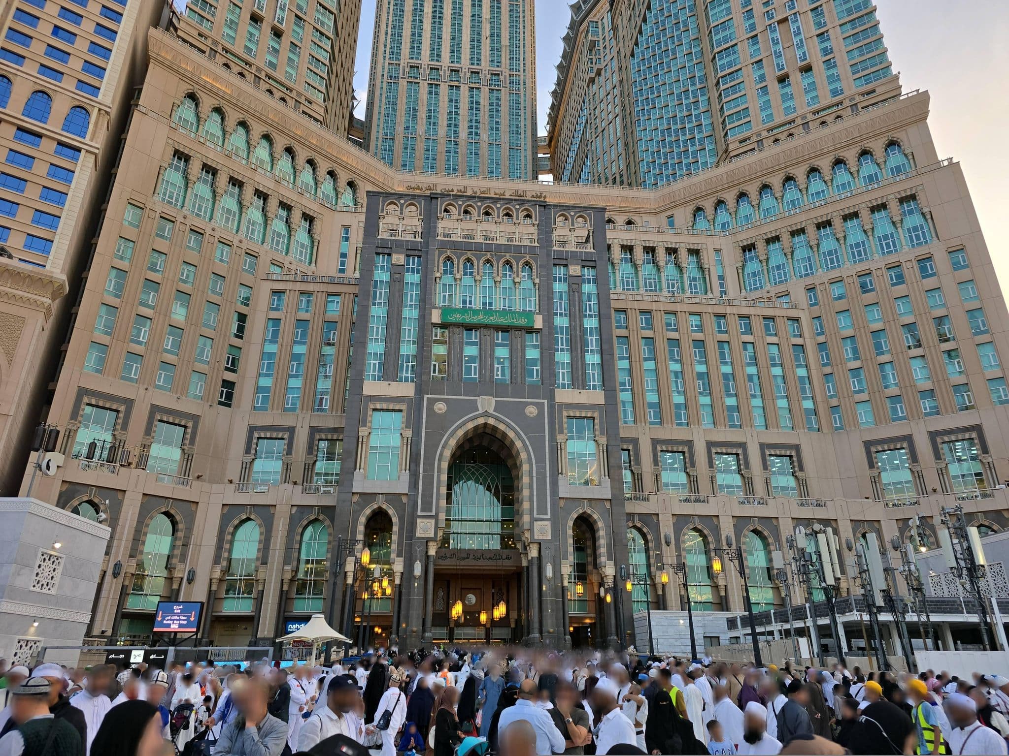 Street view near Al Hamra, Makkah — © aks001 (CC BY-SA · Mapillary)