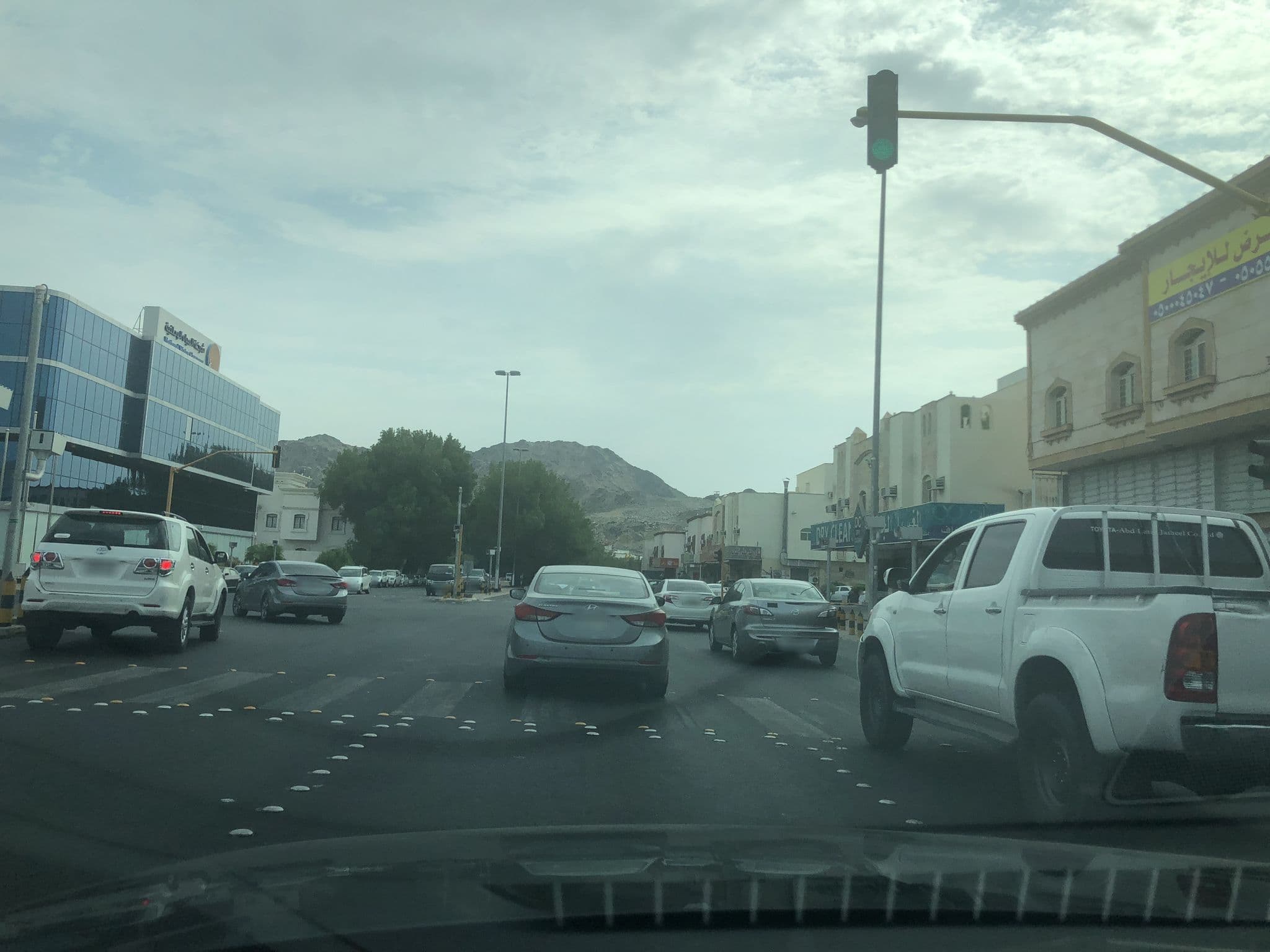 Street view near Aleairy No.5 العييري للشقق الفندقية, Makkah — © eyad_felimban94 (CC BY-SA · Mapillary)