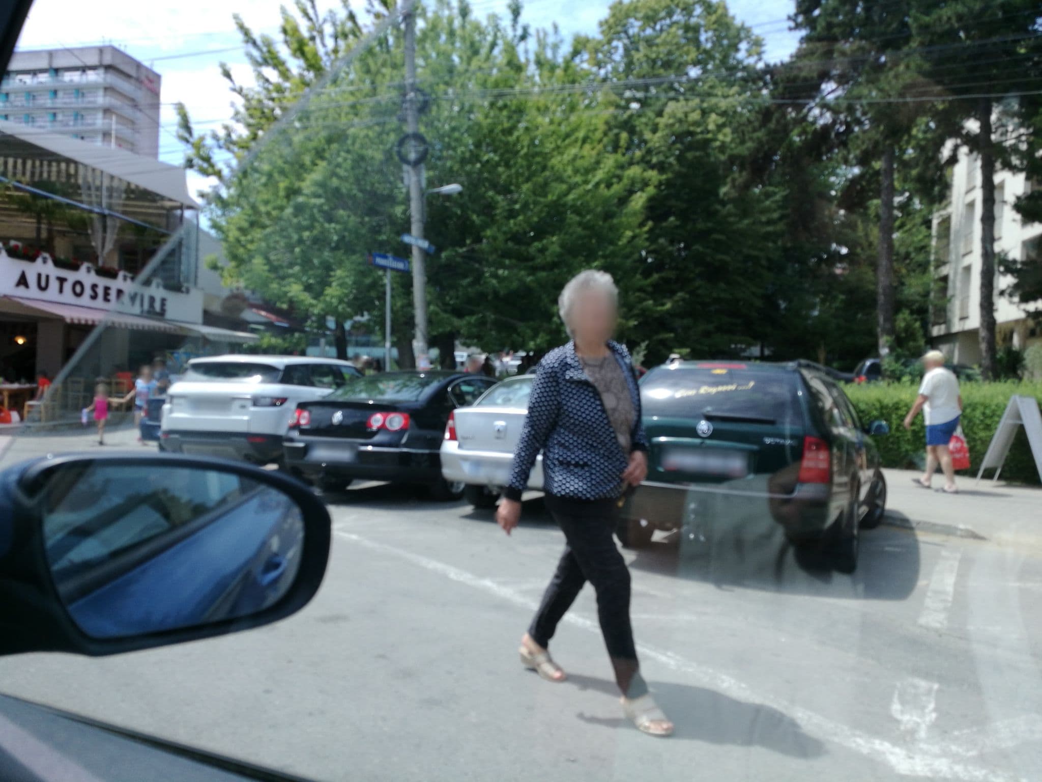Street view near Hotel Golden Beach, Eforie Nord — © rsandu (CC BY-SA · Mapillary)