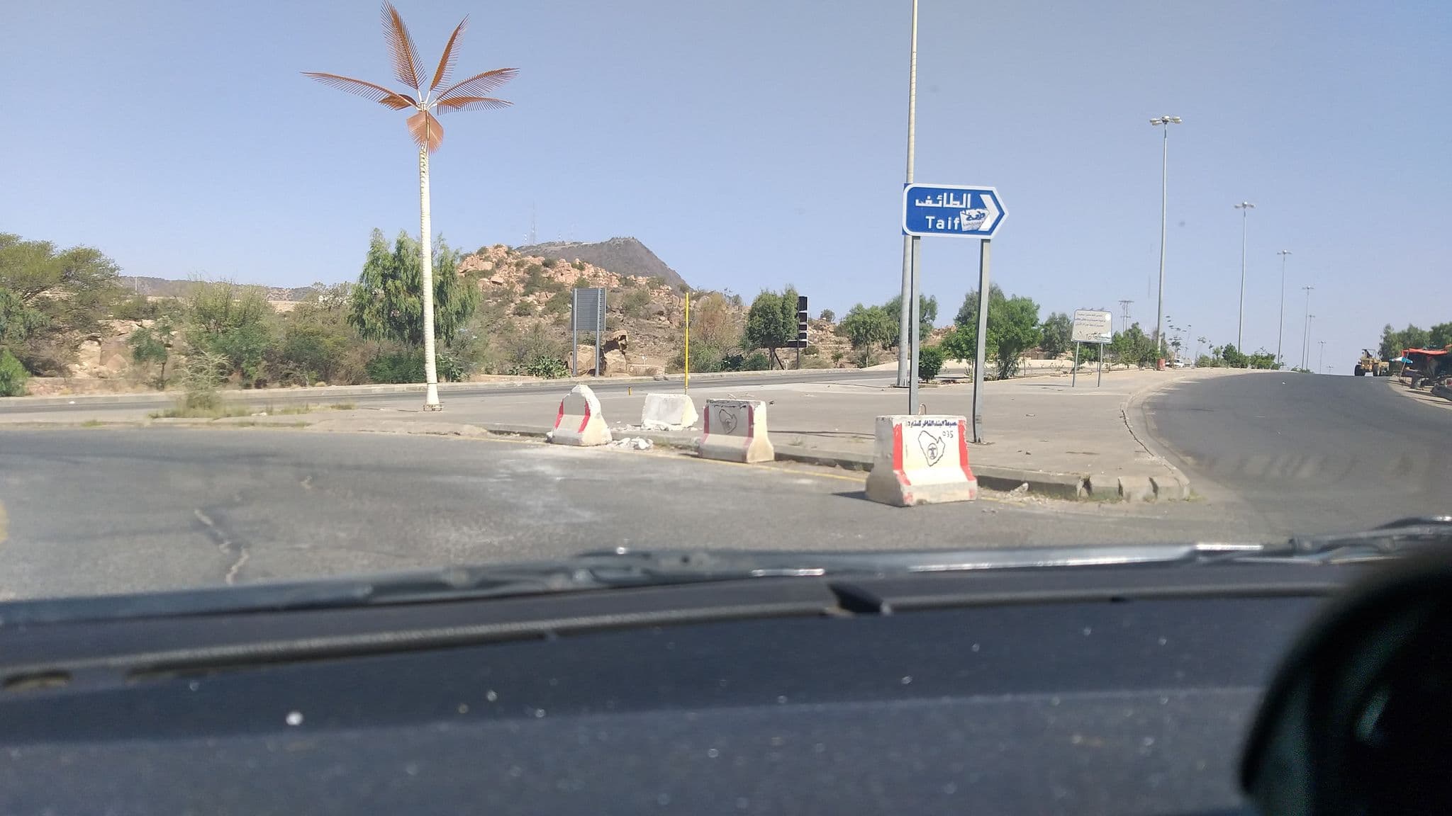 Street view near منتجع الديلم || Al Daylam Resort, Ash Shafā — © loogfnv (CC BY-SA · Mapillary)