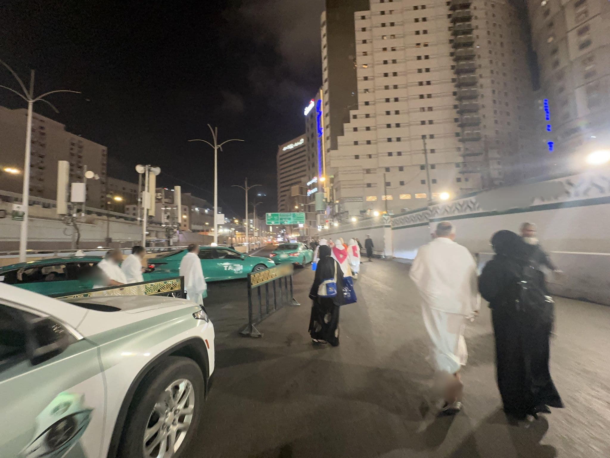 Street view near Hotel Al Massa, Mecca, Makkah — © asturksever (CC BY-SA · Mapillary)