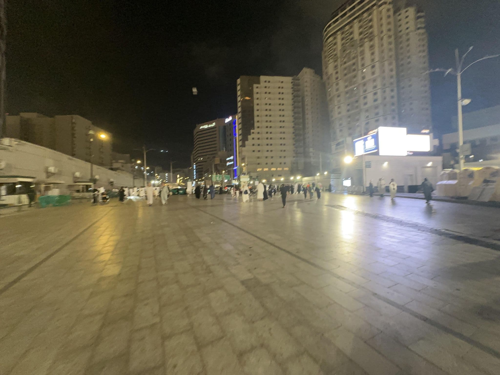 Street view near Grand zamzam, Makkah — © asturksever (CC BY-SA · Mapillary)