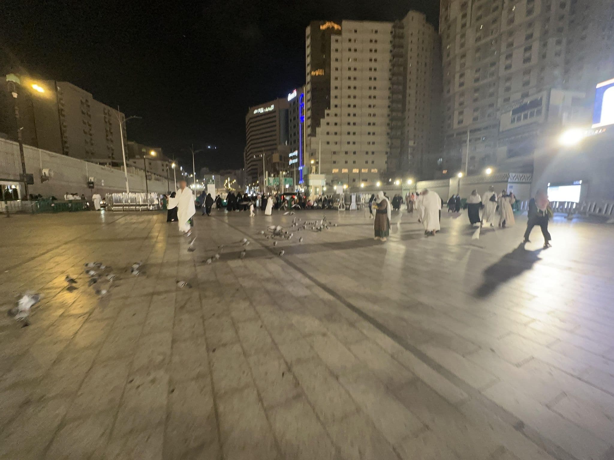 Street view near AL Jewar Royale Orchid Hotel, Makkah — © asturksever (CC BY-SA · Mapillary)