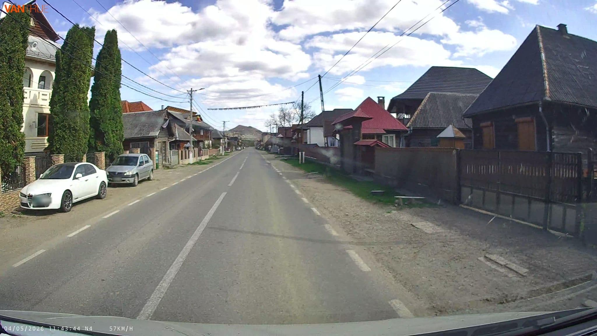 Street view near Bud Mariana p**, Giuleşti — © lucia_ (CC BY-SA · Mapillary)