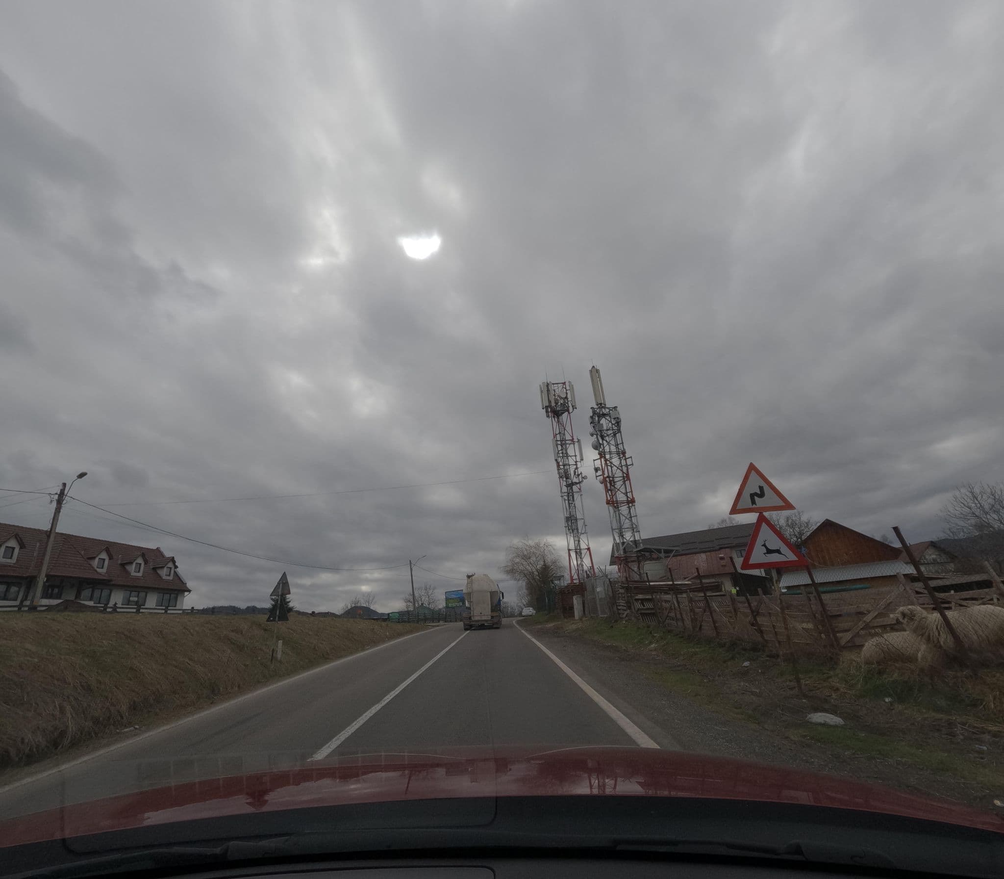 Street view near Casa Marcela, Moeciu de Jos