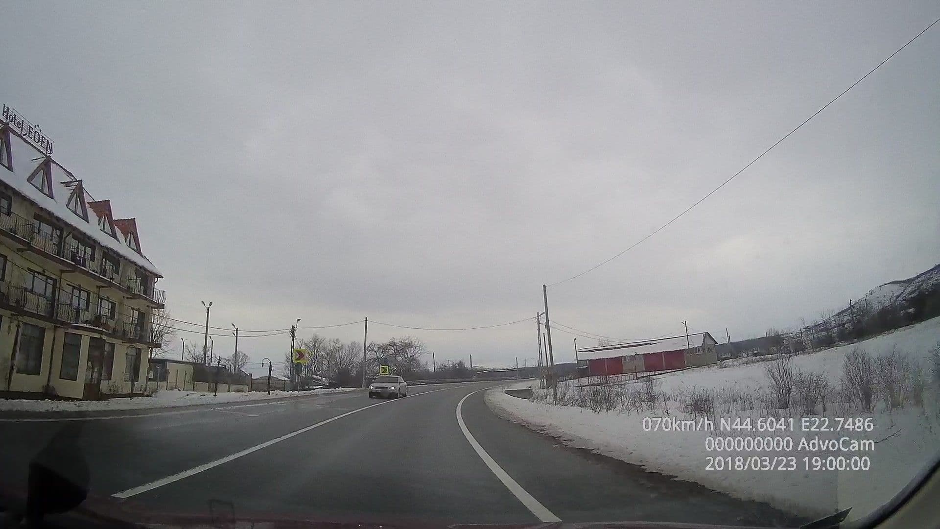 Street view near Hotel Eden, Şimian — © tavi (CC BY-SA · Mapillary)