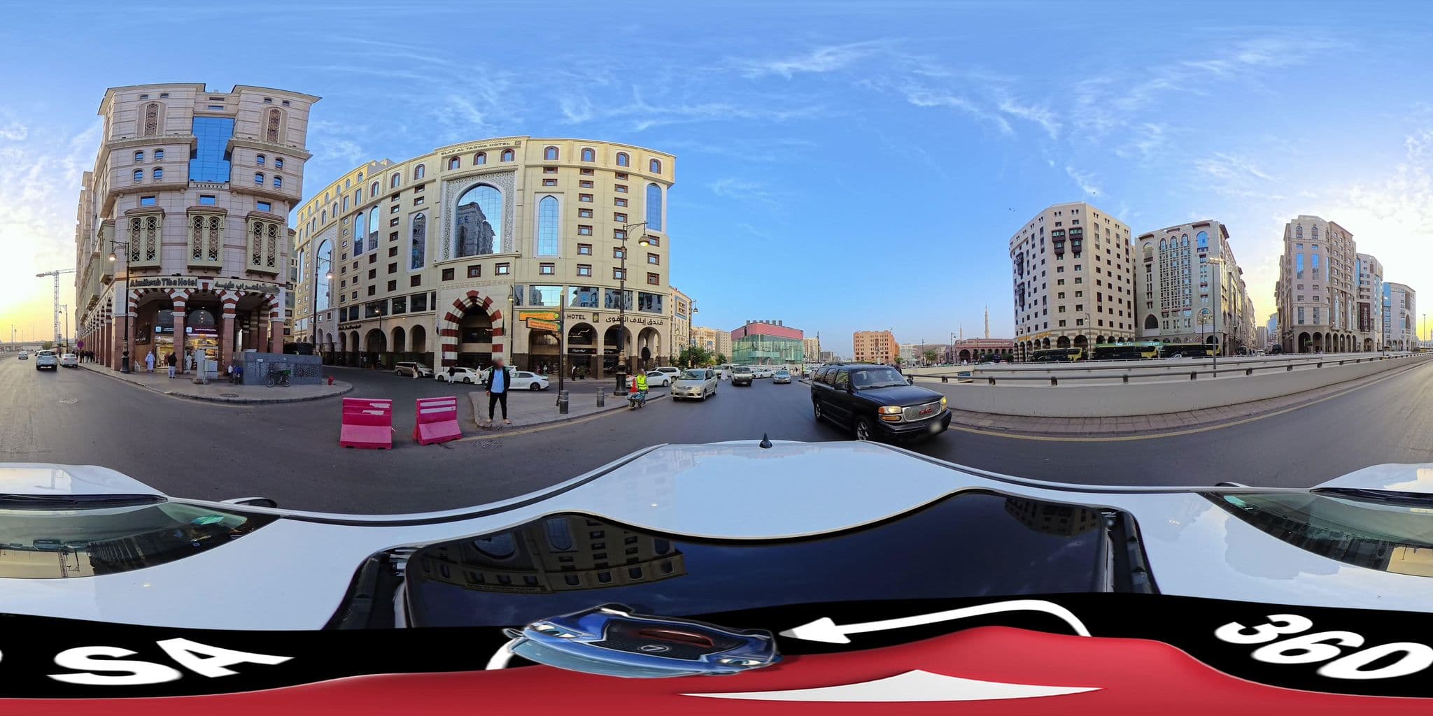 Street view near Room 721 @ Crowne Plaza, Madinah — © mahmoud12 (CC BY-SA · Mapillary)