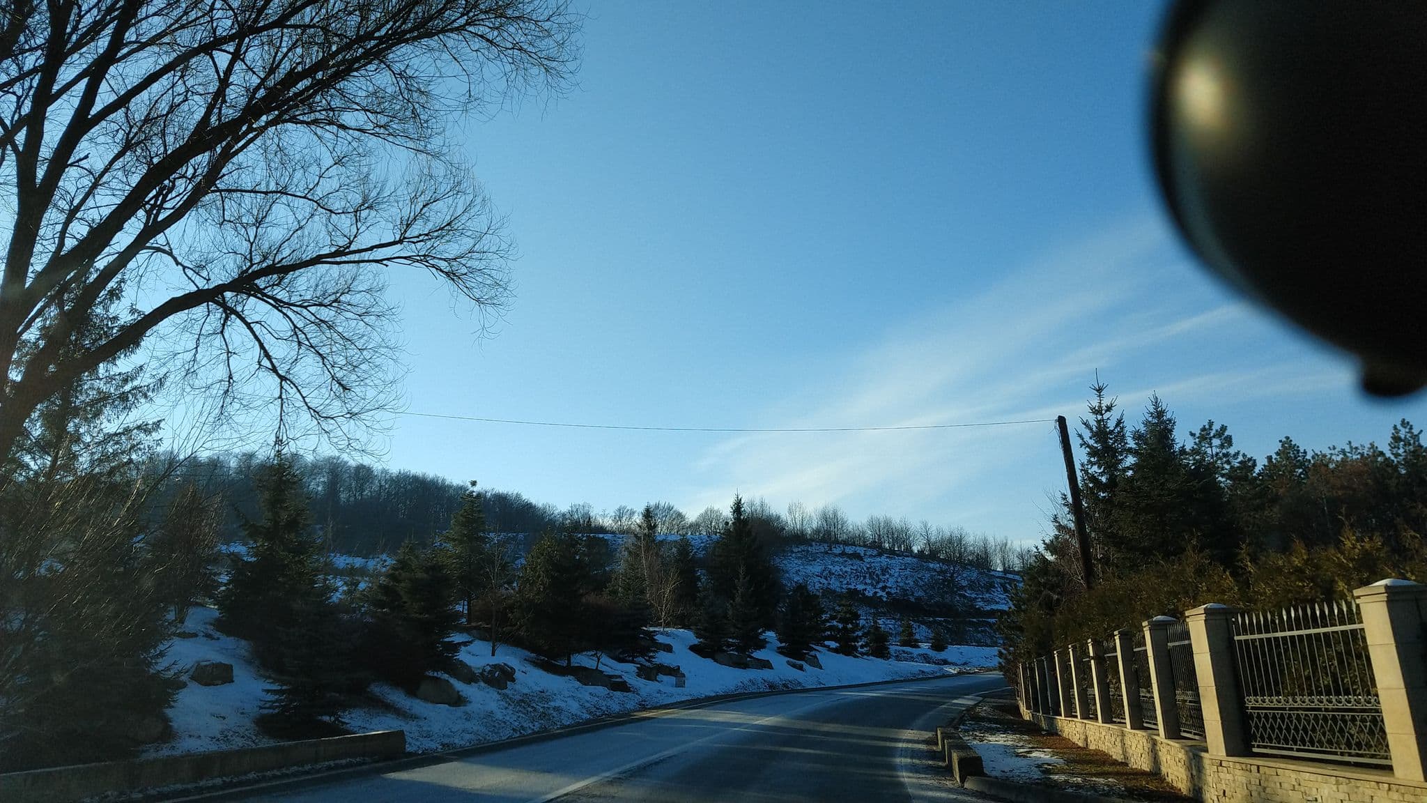 Street view near Hotel Helen, Osebiți — © lucia_ (CC BY-SA · Mapillary)
