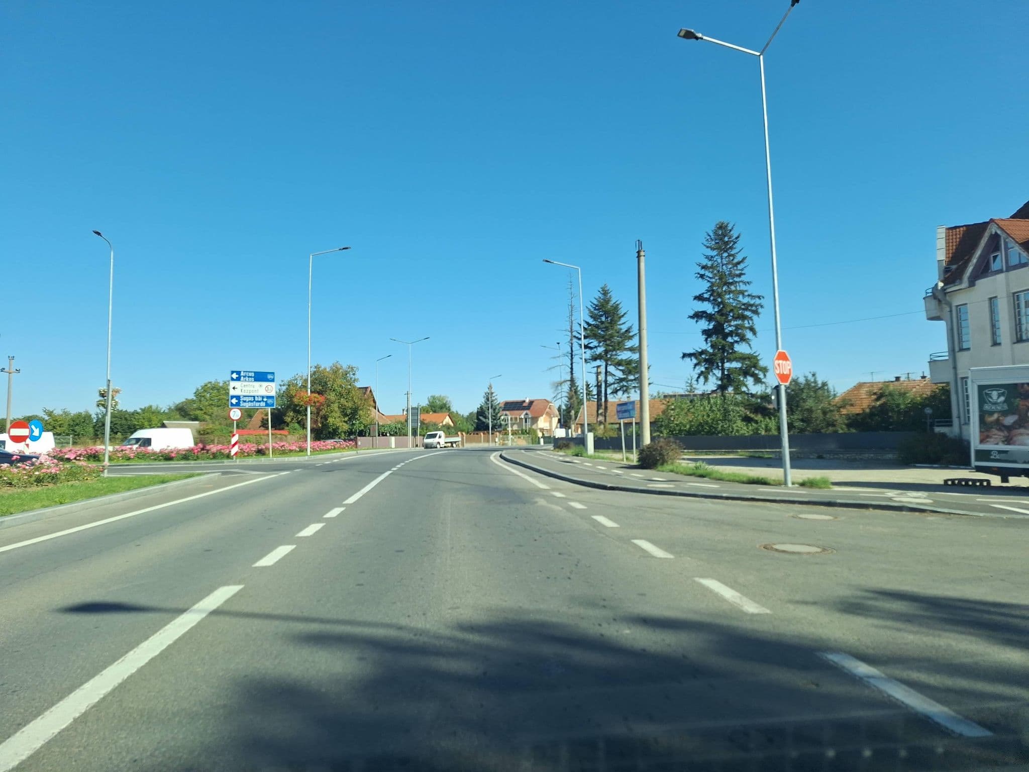 Street view near Hotel Castel, Sfântu Gheorghe — © ilyesgergo2022 (CC BY-SA · Mapillary)