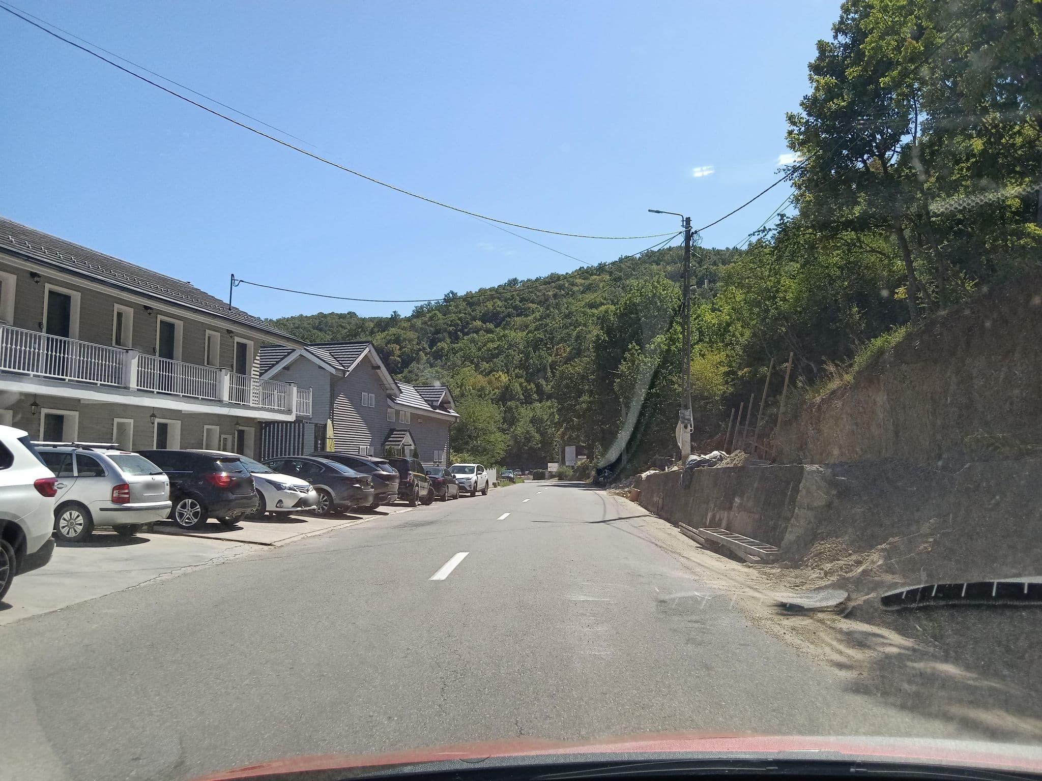 Street view near Pensiunea Adrian, Dubova — © nglf (CC BY-SA · Mapillary)