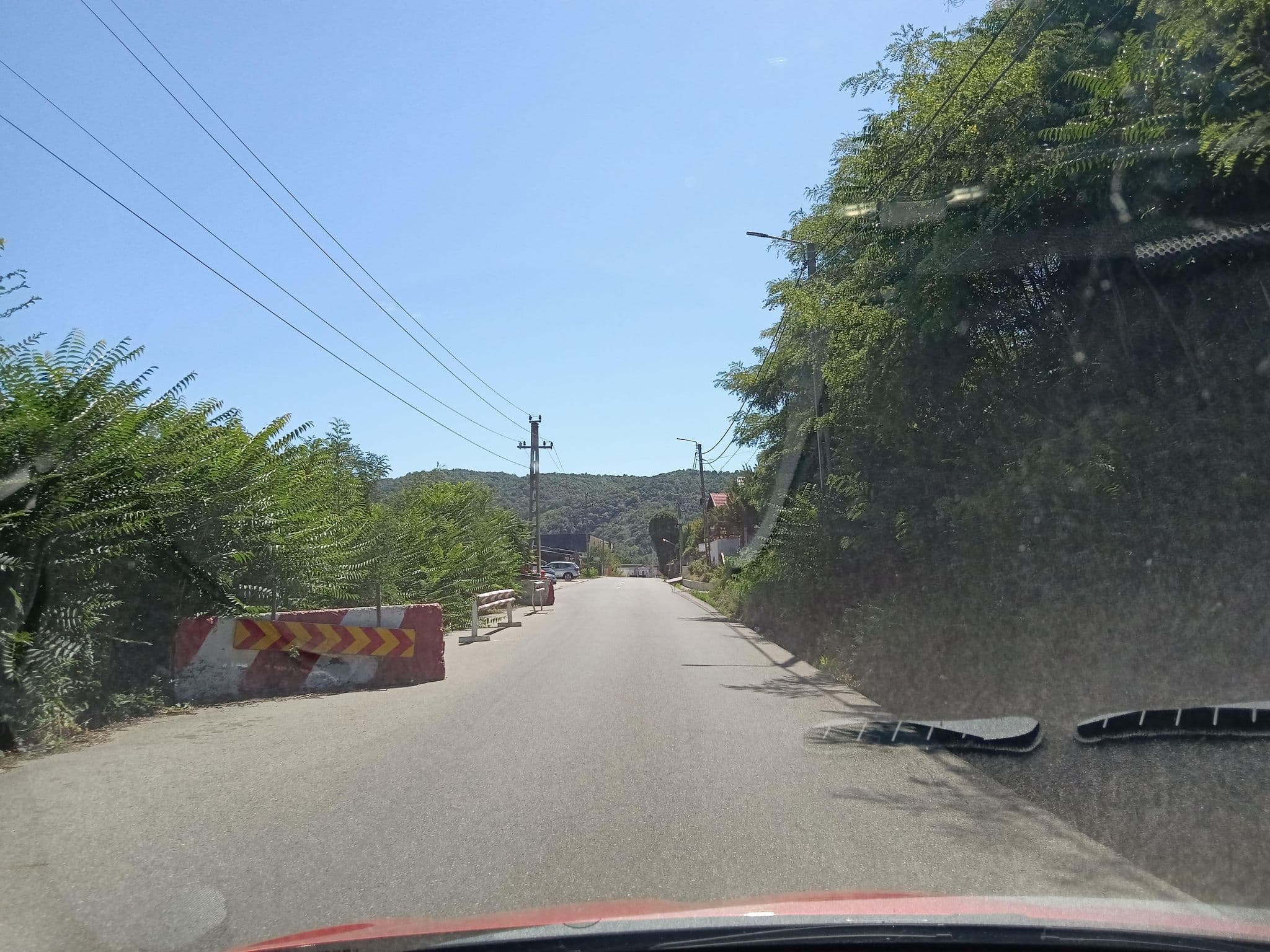 Street view near Czare Memtoaica, Eşelniţa — © nglf (CC BY-SA · Mapillary)
