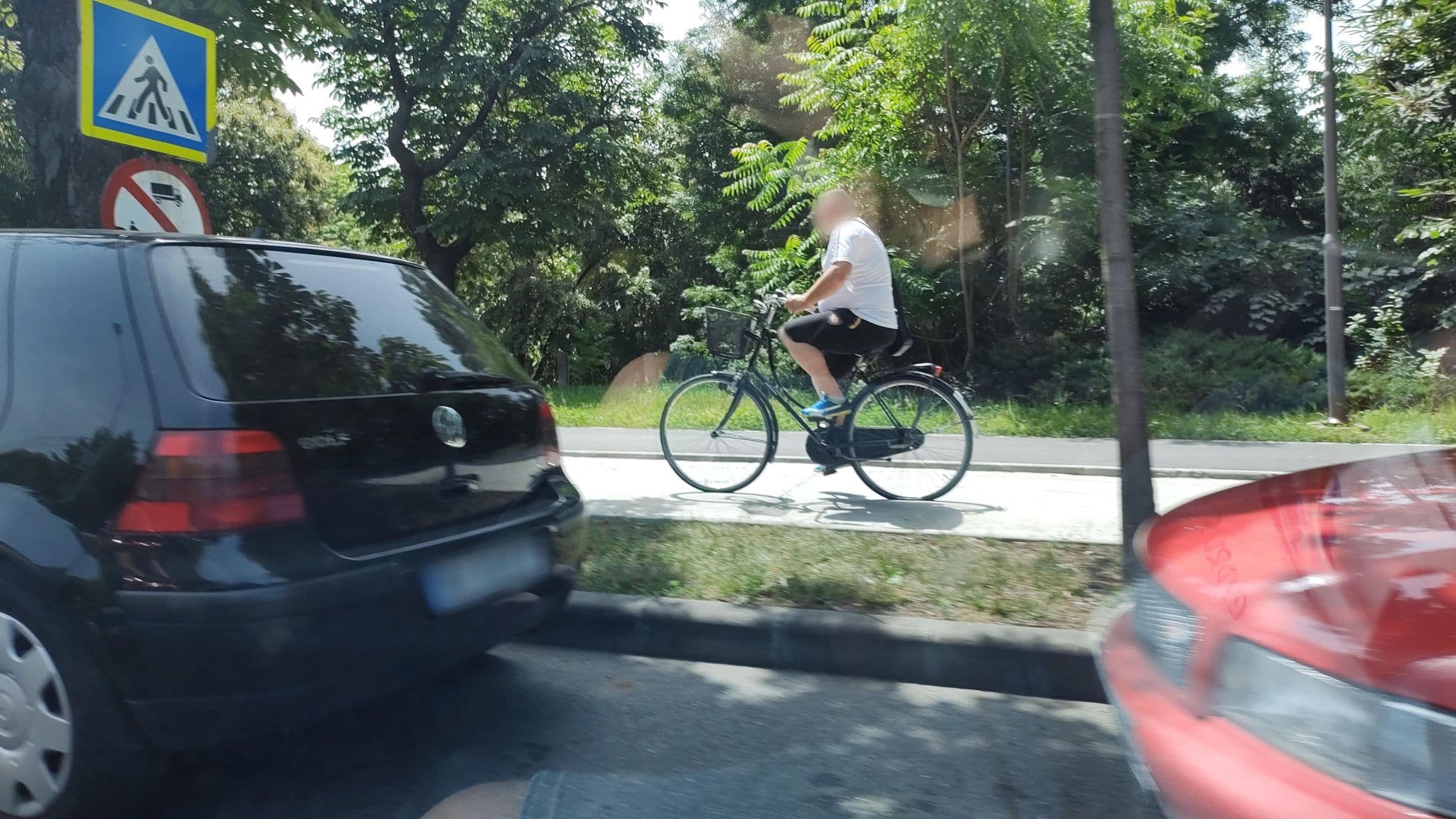 Street view near Irish Pub (Hostel), Drobeta-Turnu Severin — © rsandu (CC BY-SA · Mapillary)