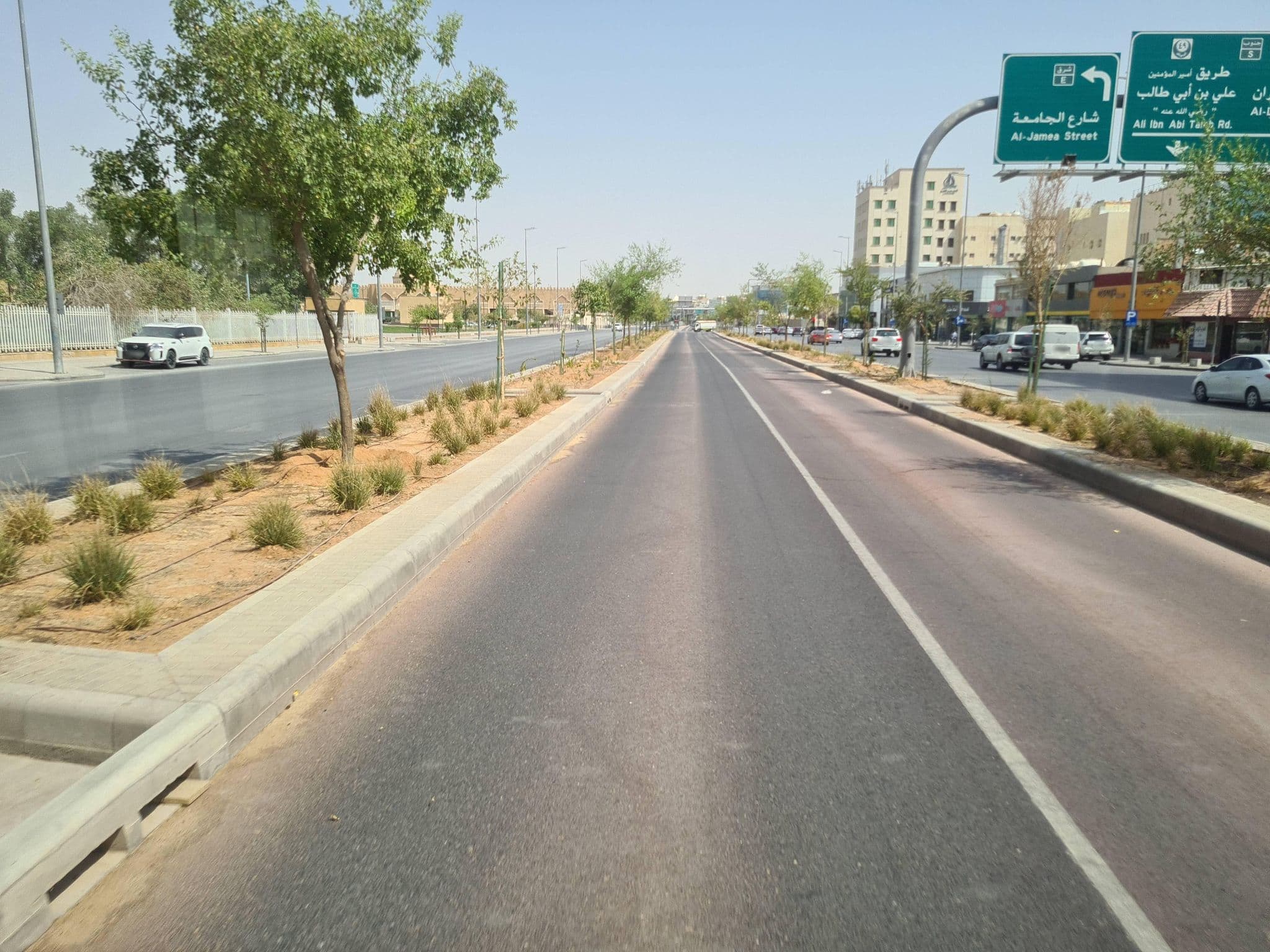 Street view near Al Mehaideb Hotel, Riyadh — © salman23 (CC BY-SA · Mapillary)