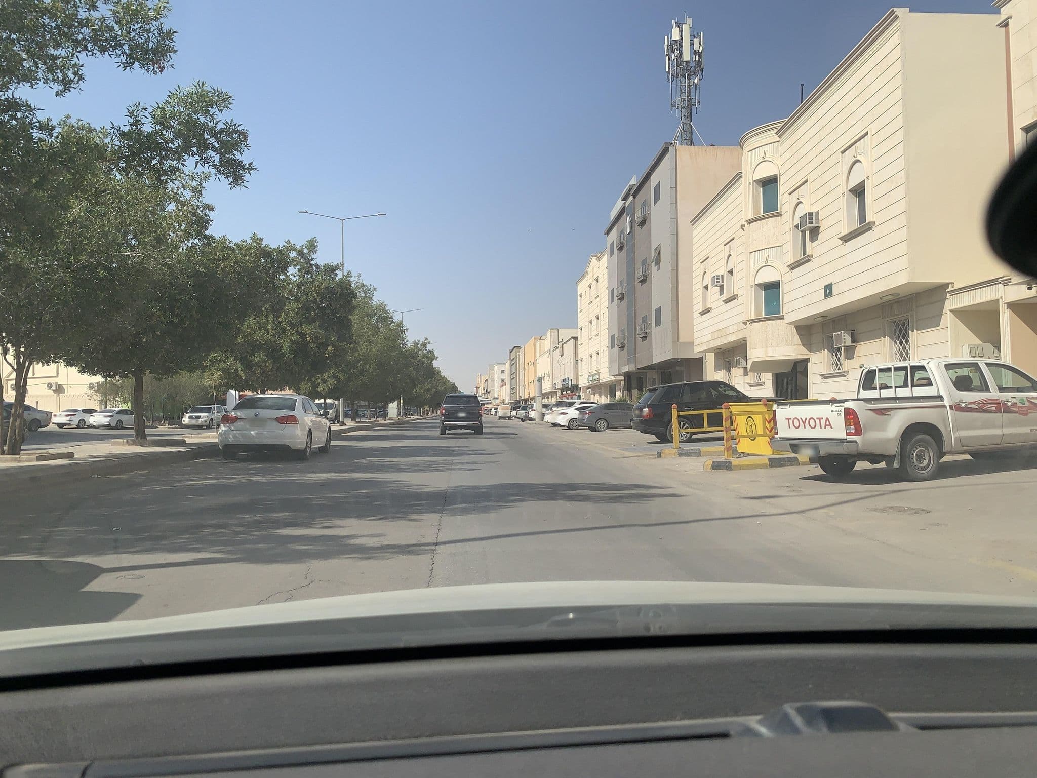 Street view near Marahal Al Rawabi, Riyadh — © mana11ahmad (CC BY-SA · Mapillary)